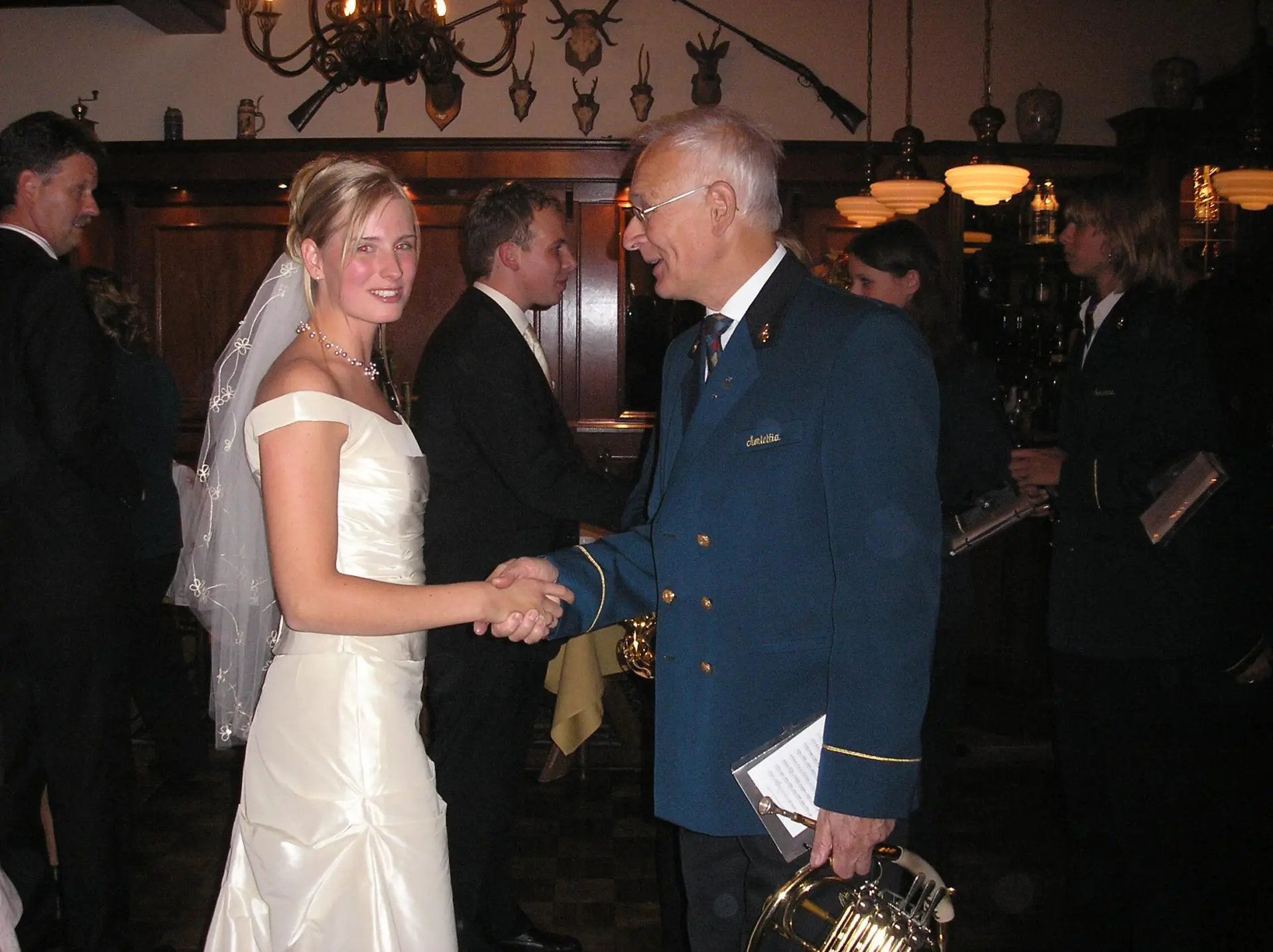 P9080284_album_Serenade_bruiloft_Miriam_en_bart_202109231620241