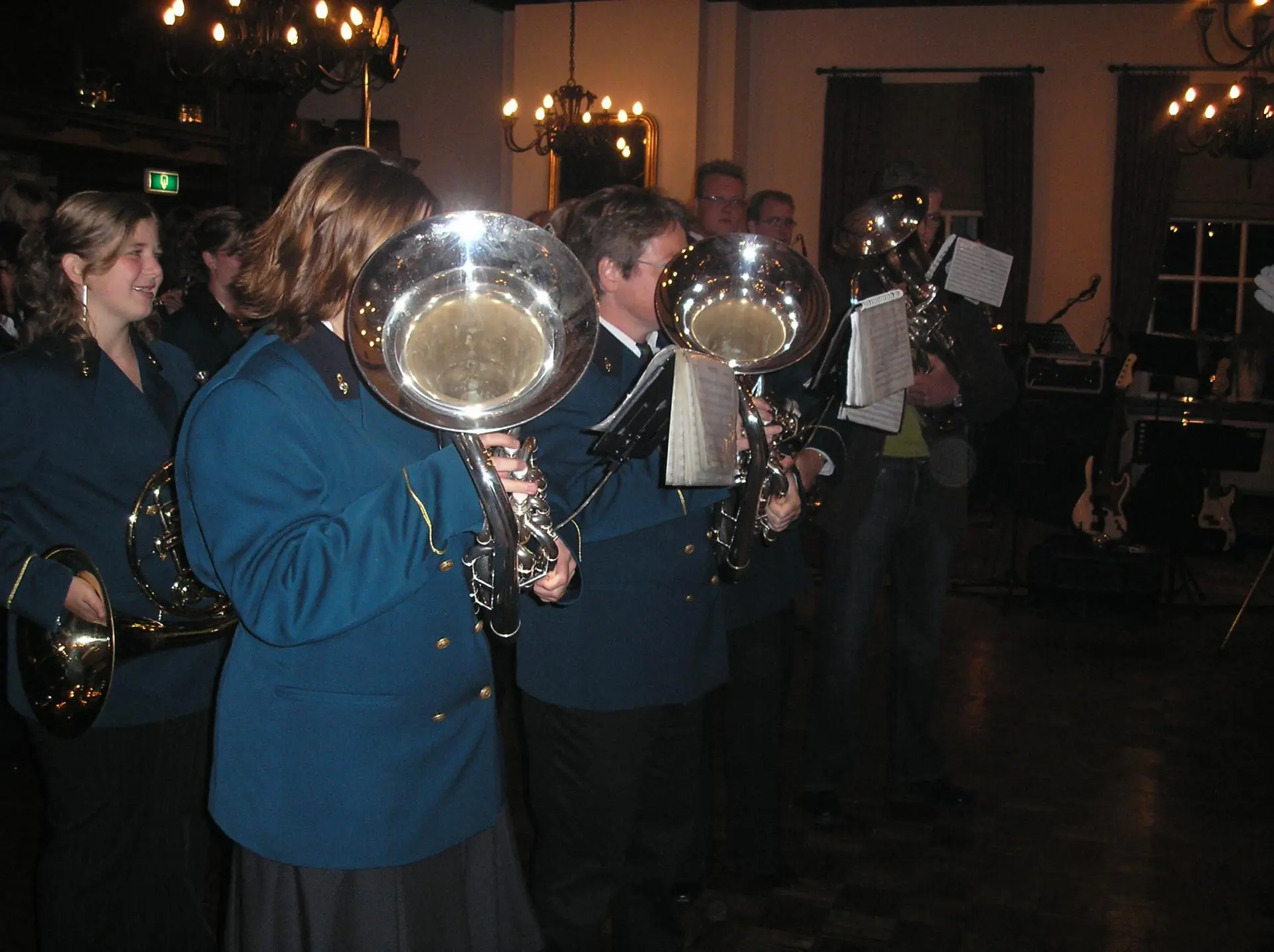 P9080270_album_Serenade_bruiloft_Miriam_en_bart_202109231620281