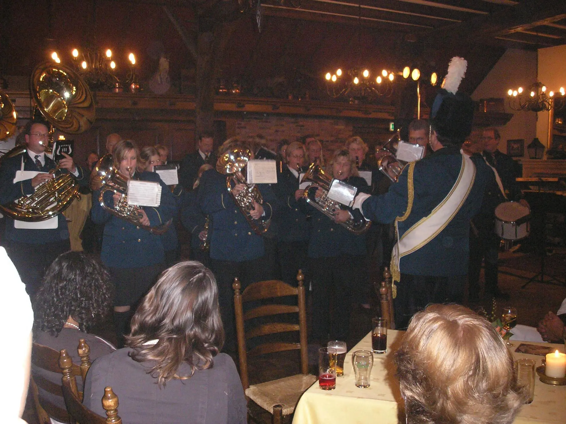 P9080271_album_Serenade_bruiloft_Miriam_en_bart_202109231620271