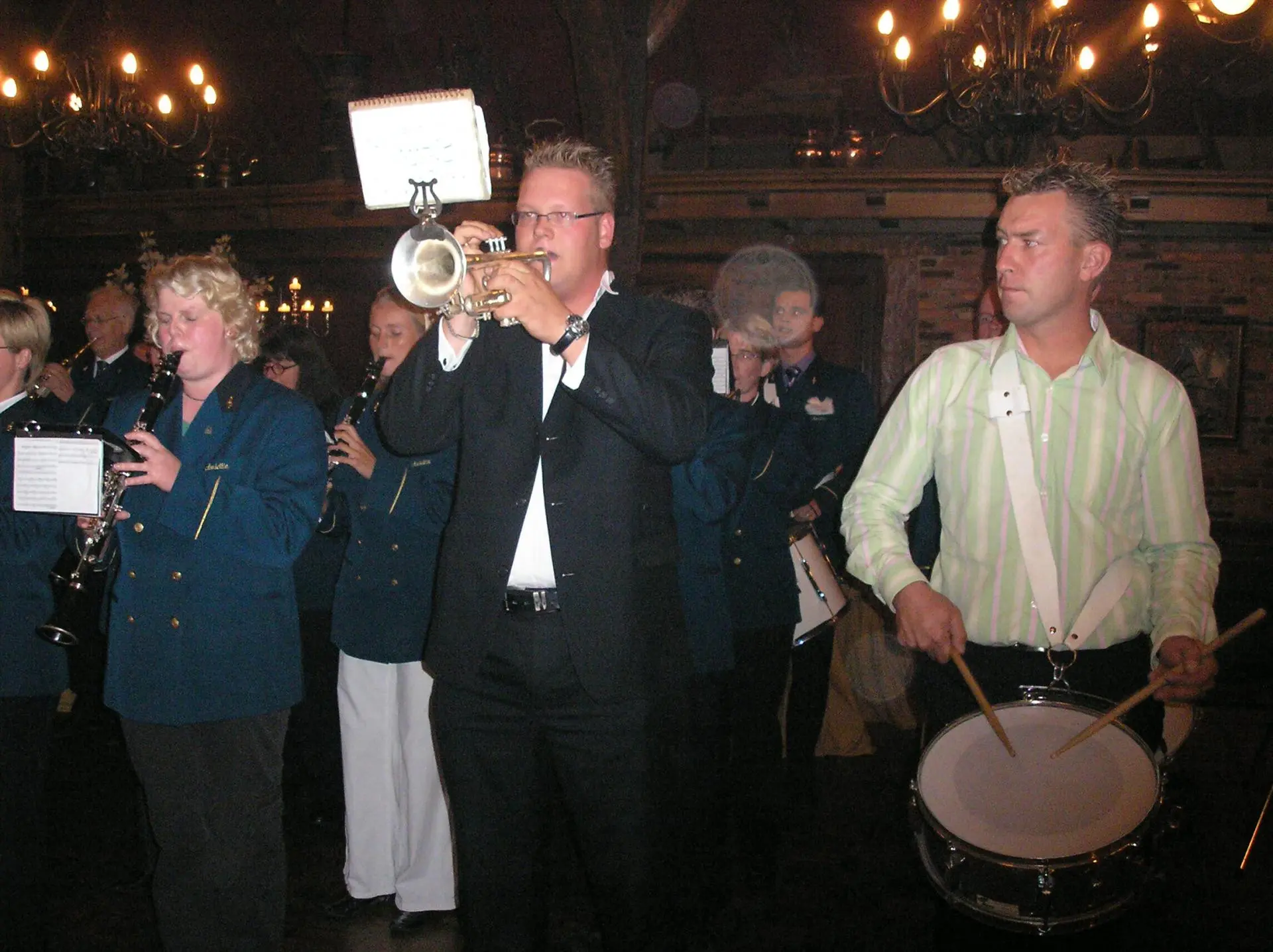 P9080262_album_Serenade_bruiloft_Miriam_en_bart_202109231620331
