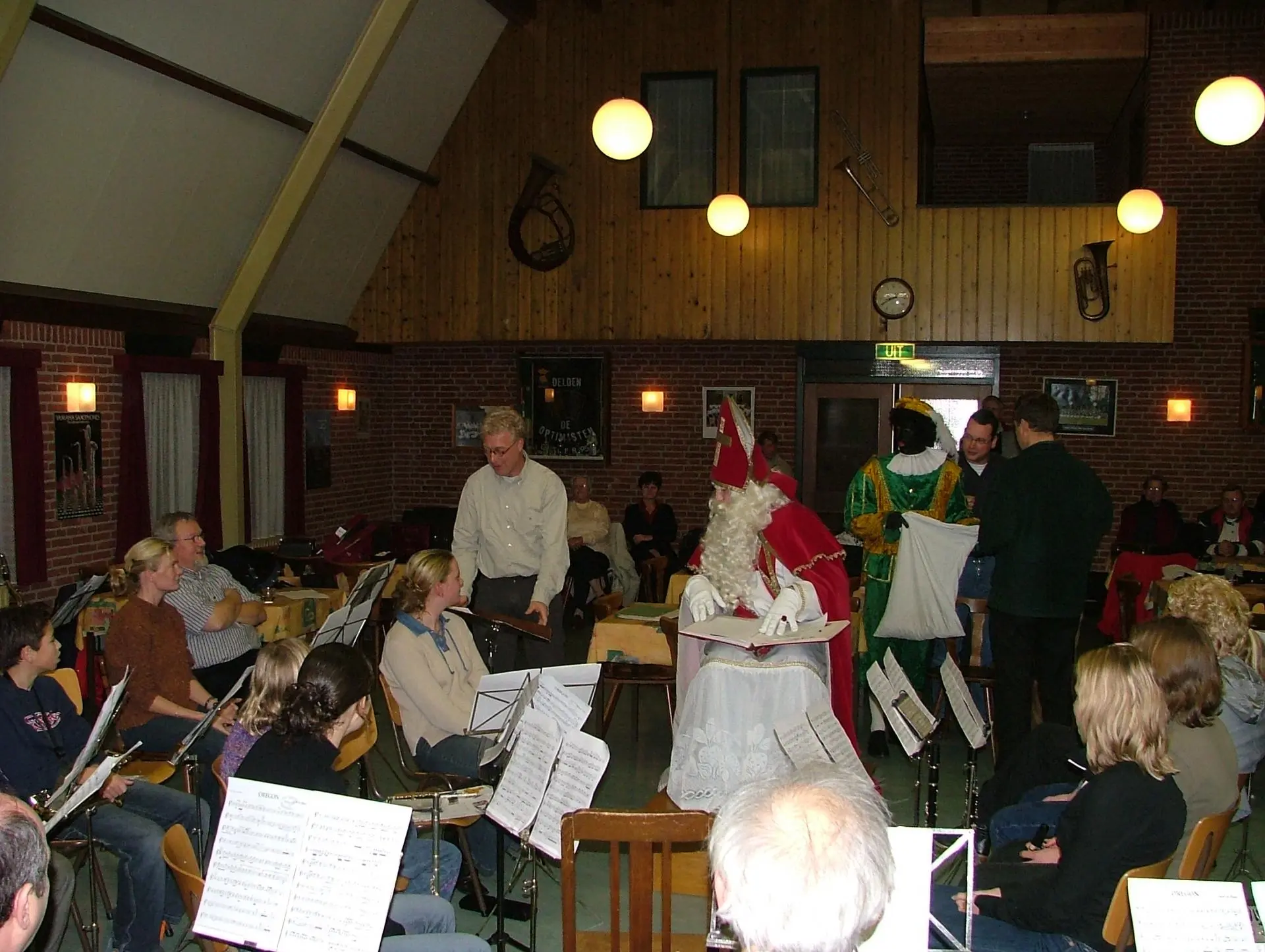 DSCF0840_album_Sinterklaas_bij_Amicitia_202104220933411