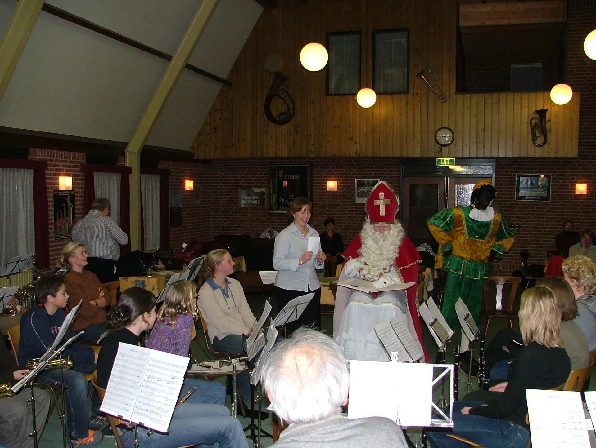 DSCF0850_album_Sinterklaas_bij_Amicitia_202104220933461