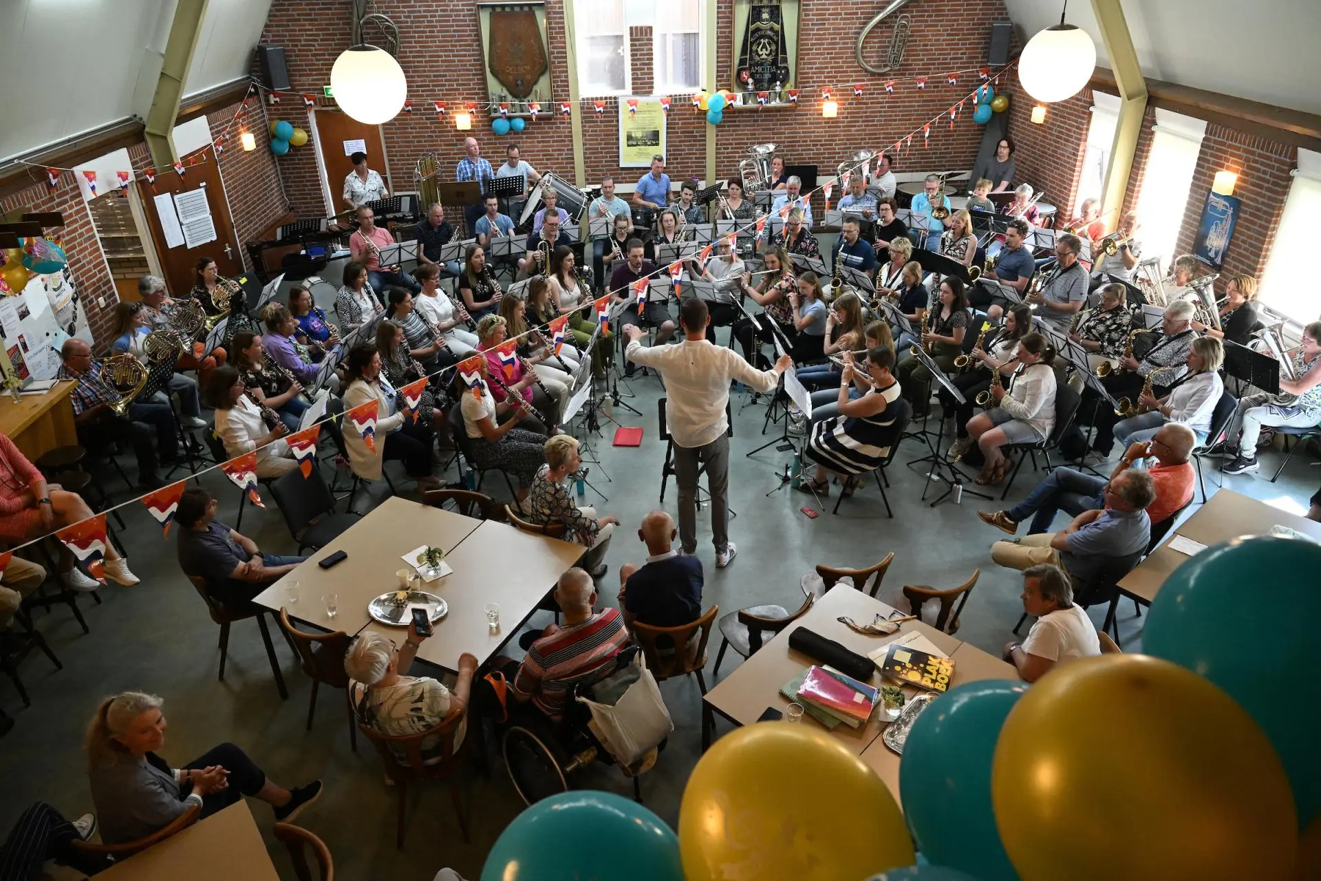 eb230603_amicitia185_album_Reunie_202306042115001