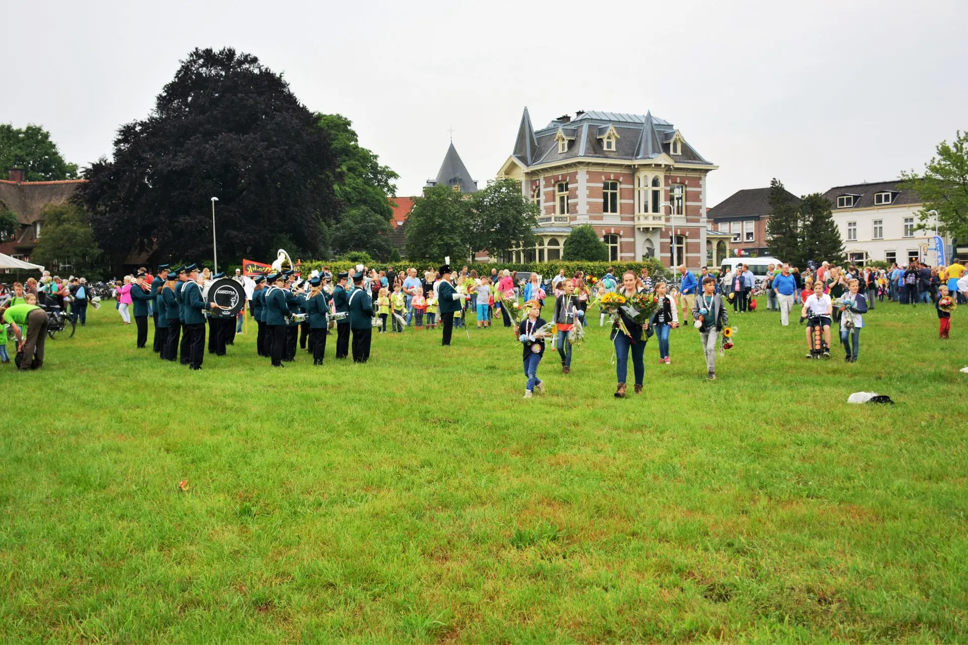 42_Amicitia_avondvierdaagse_album_Avondvierdaagse_202208031530481