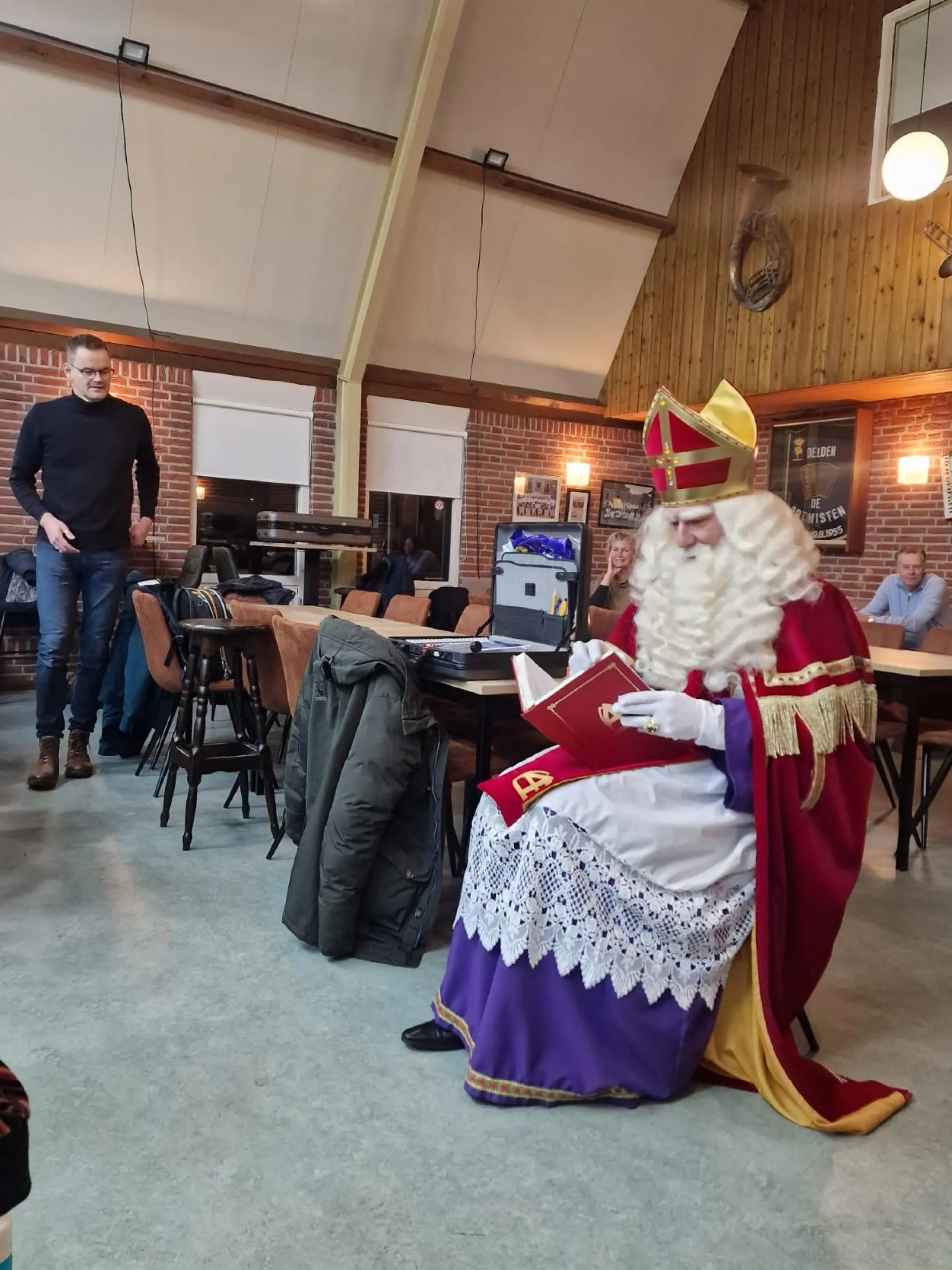 IMG_20241205_WA0000_album_Sinterklaas_bij_de_repetitie_202412251041591