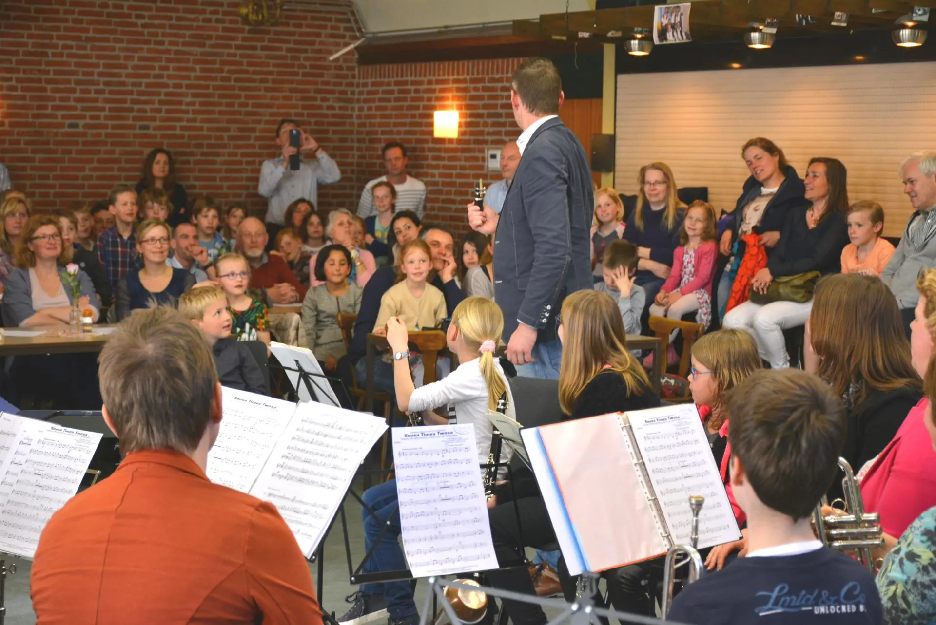 008_Amicitia___Wieger_wordt_wakker_album_Wieger_Wordt_Wakker_202208031453271