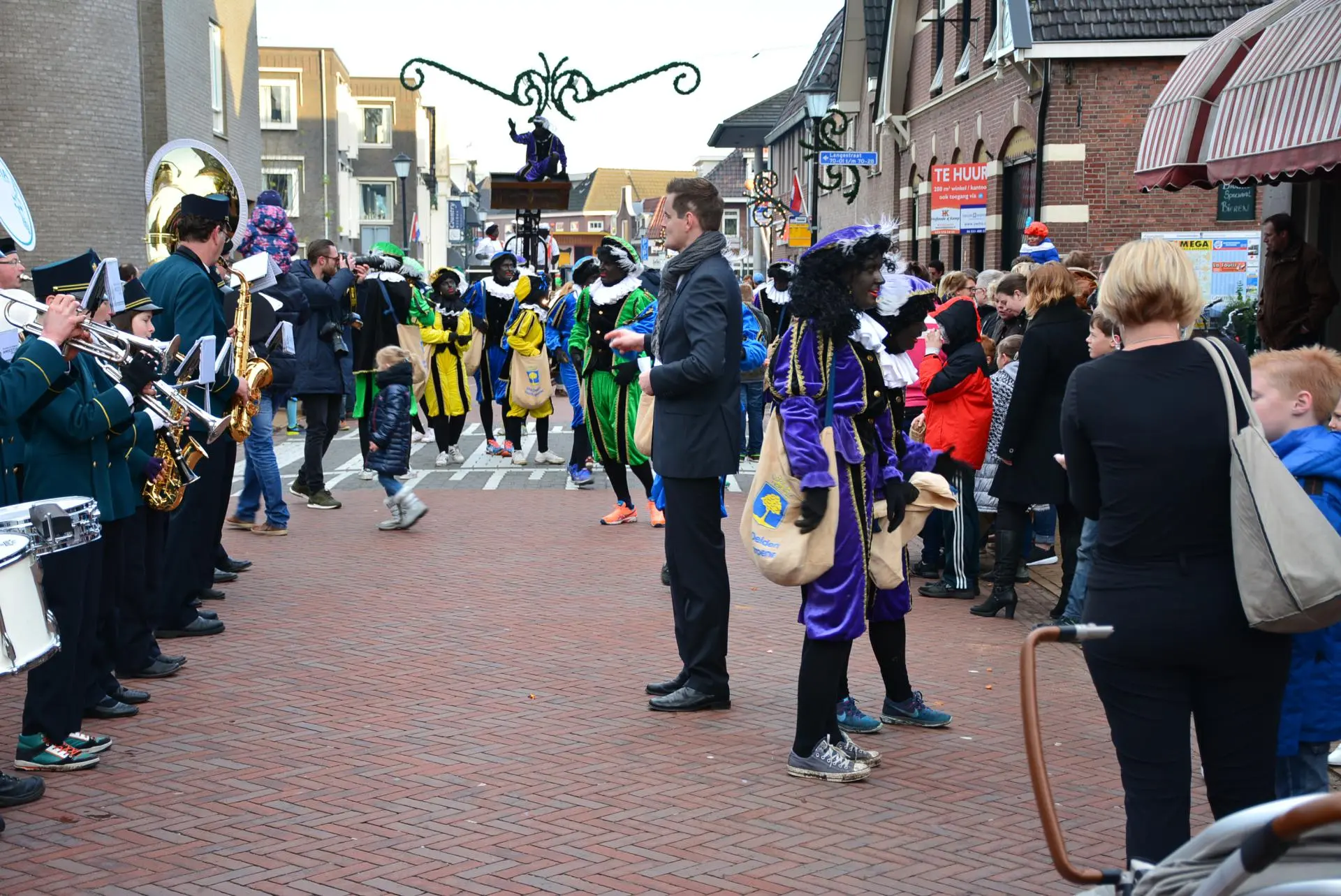 106_Amicitia_intocht_sinterklaas_Delden_album_Sinterklaas_optocht_202208031448301