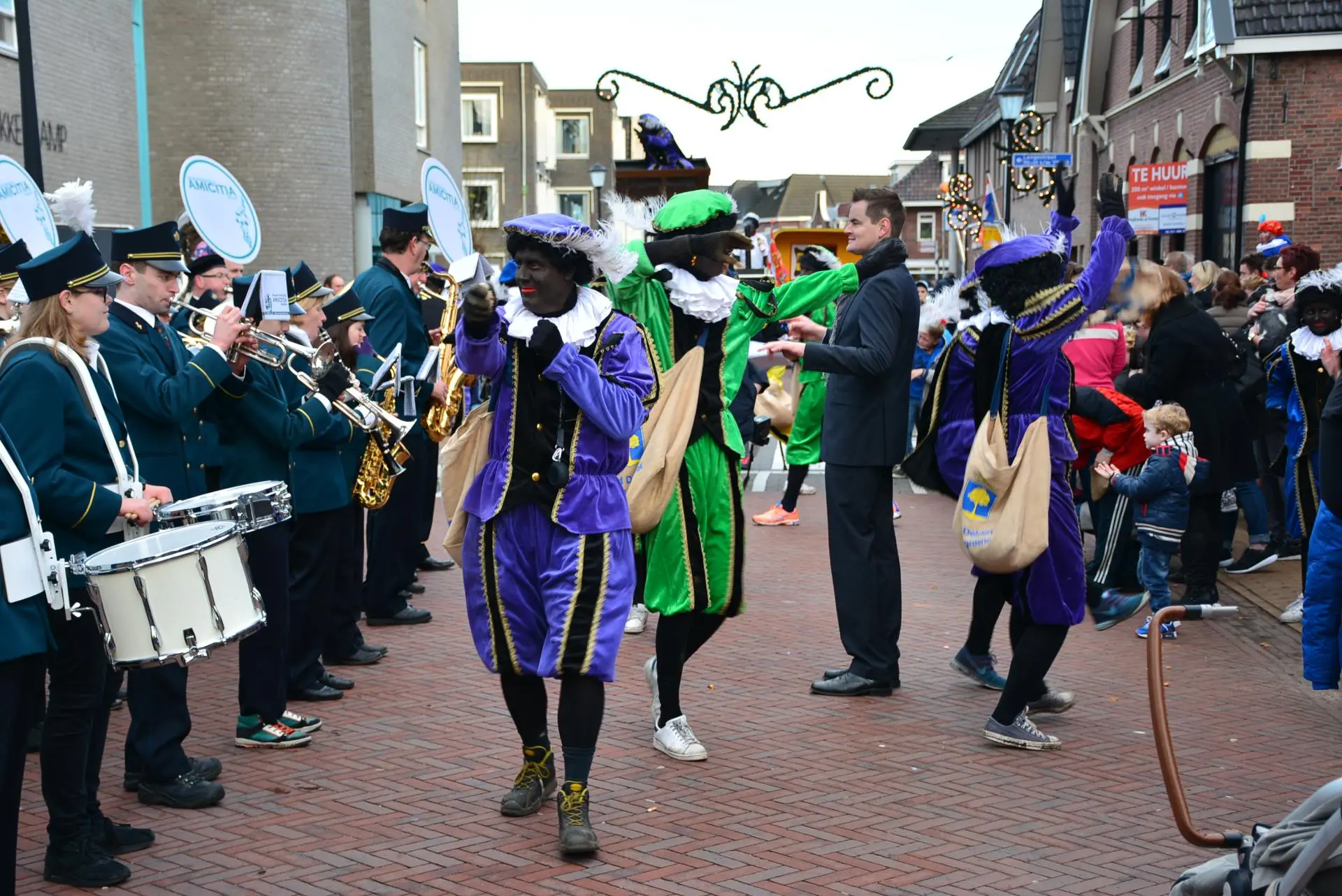 107_Amicitia_intocht_sinterklaas_Delden_album_Sinterklaas_optocht_202208031448301