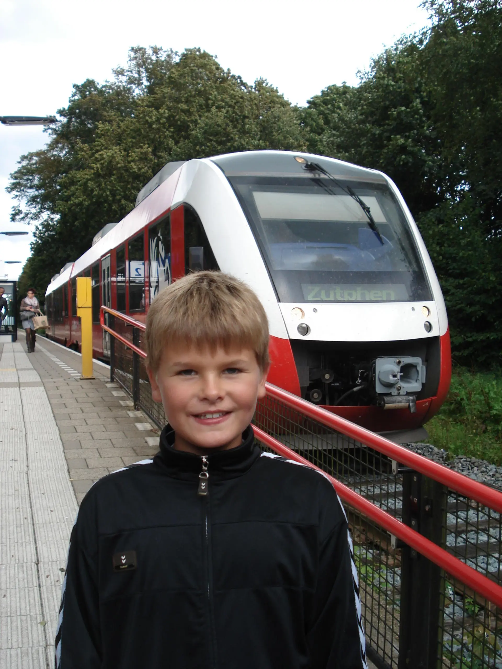 team_b_selfie_met_trein_album_Jeugdactiviteit_202208031403261