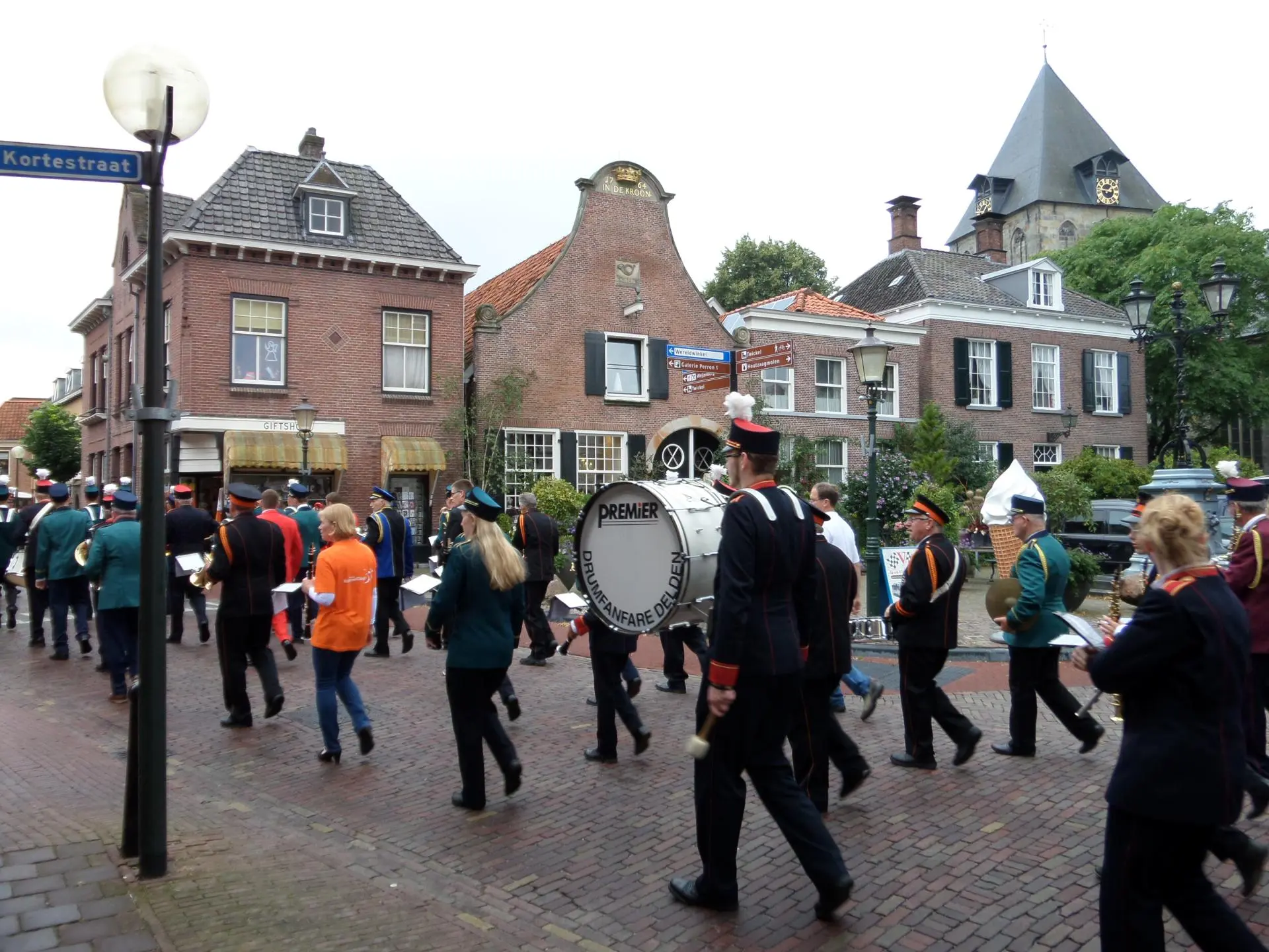 15_Amicitia_intocht_rolstoelvierdaagse_album_Intocht_Rolstoelvierdaagse_202208031357571