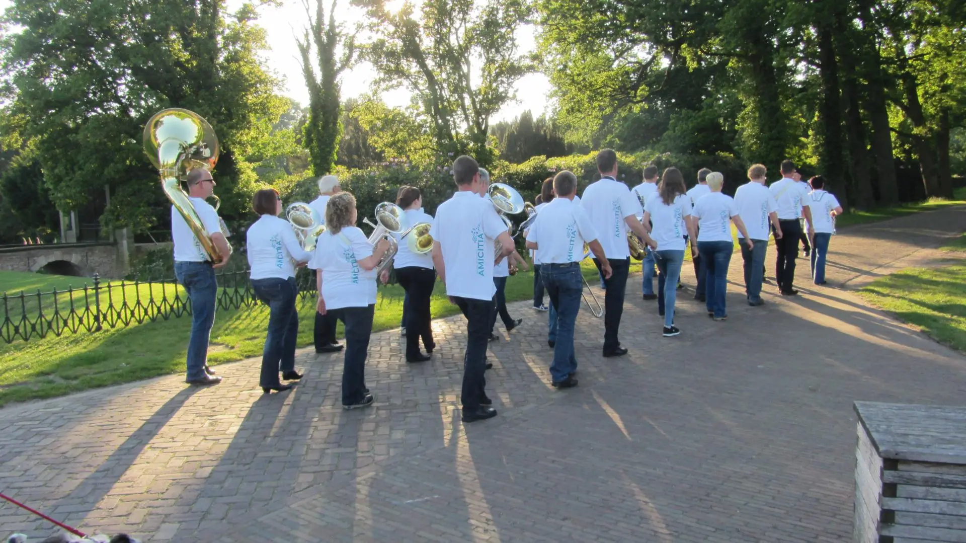 05_Amicitia_intocht_avondvierdaagse_album_Avondvierdaagse_202208031353171