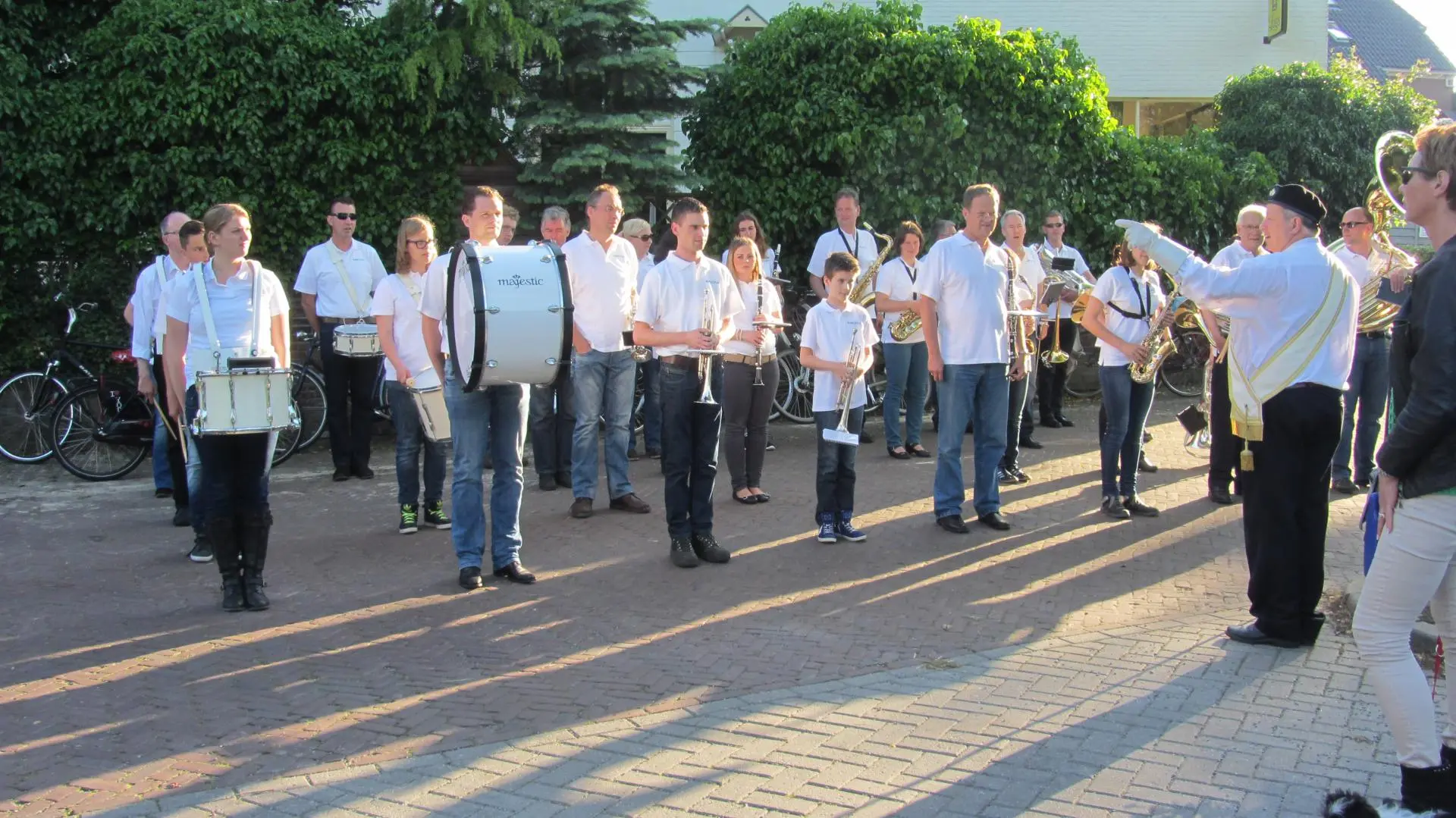 01_Amicitia_intocht_avondvierdaagse_album_Avondvierdaagse_202208031353181