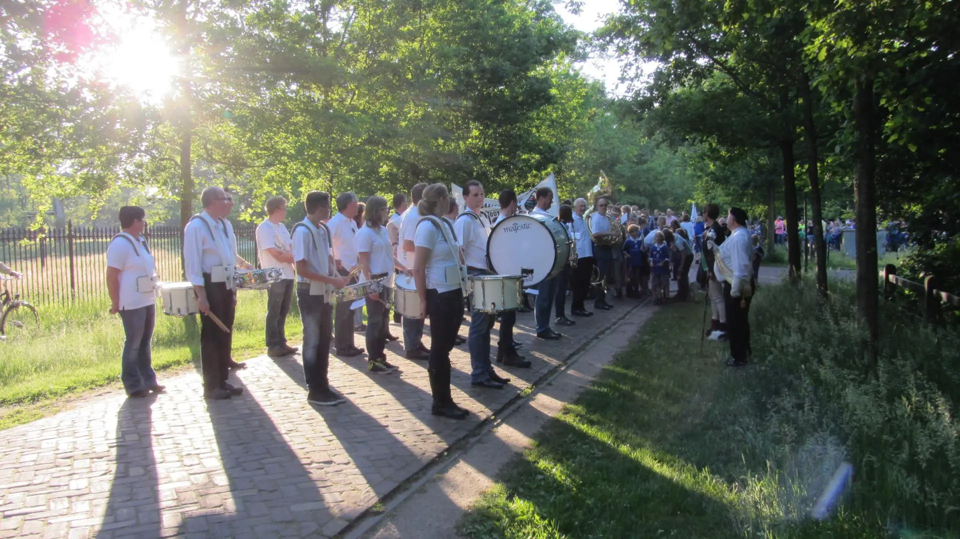 09_Amicitia_intocht_avondvierdaagse_album_Avondvierdaagse_202208031353181