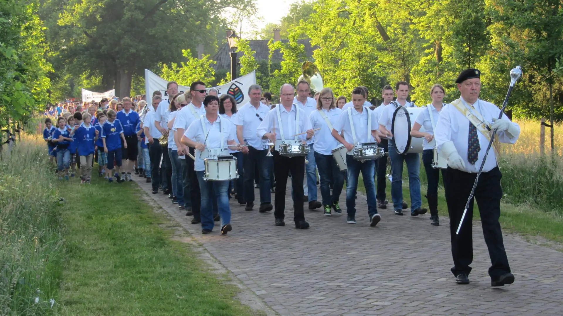 14_Amicitia_intocht_avondvierdaagse_album_Avondvierdaagse_202208031353211