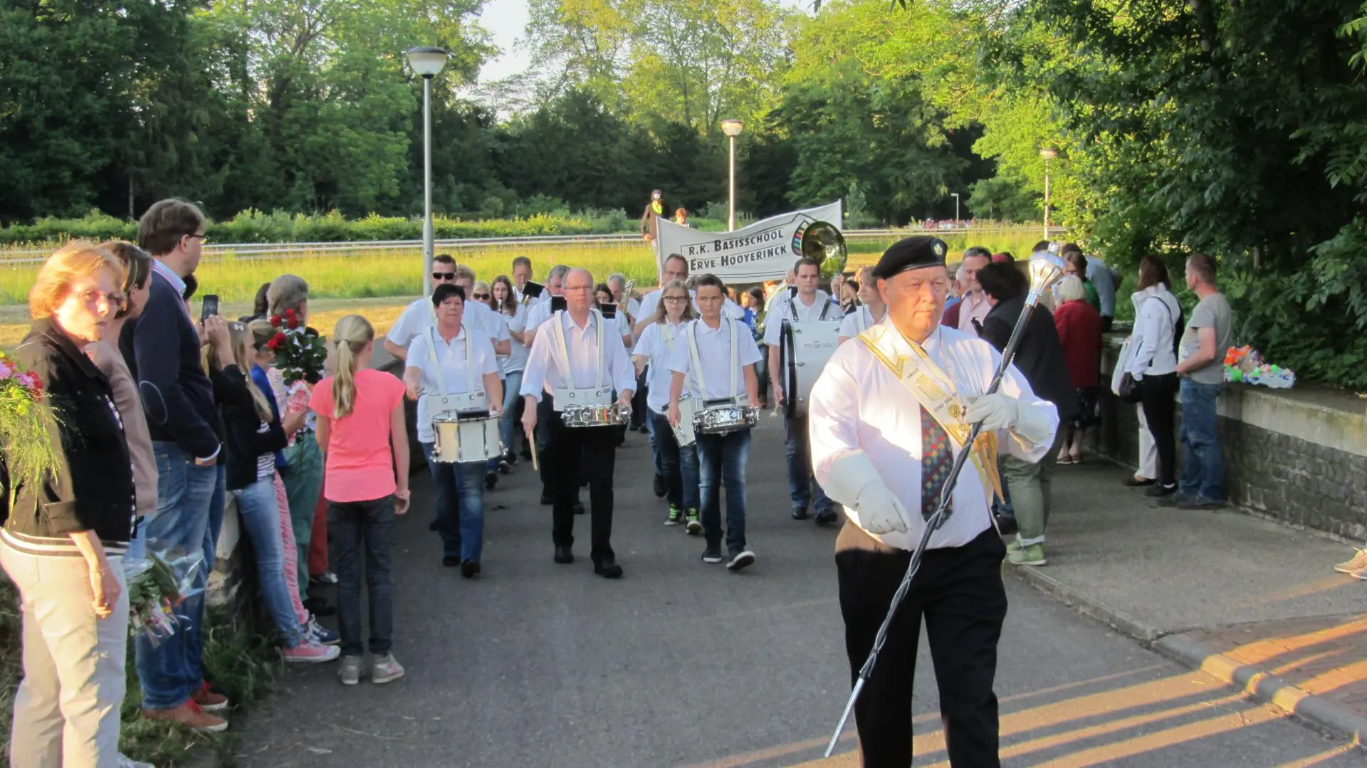21_Amicitia_intocht_avondvierdaagse_album_Avondvierdaagse_202208031353221