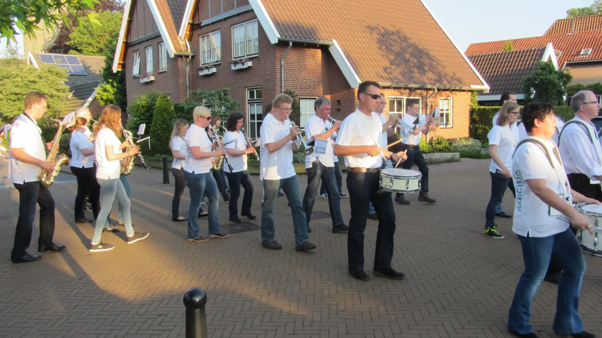 28_Amicitia_intocht_avondvierdaagse_album_Avondvierdaagse_202208031353241