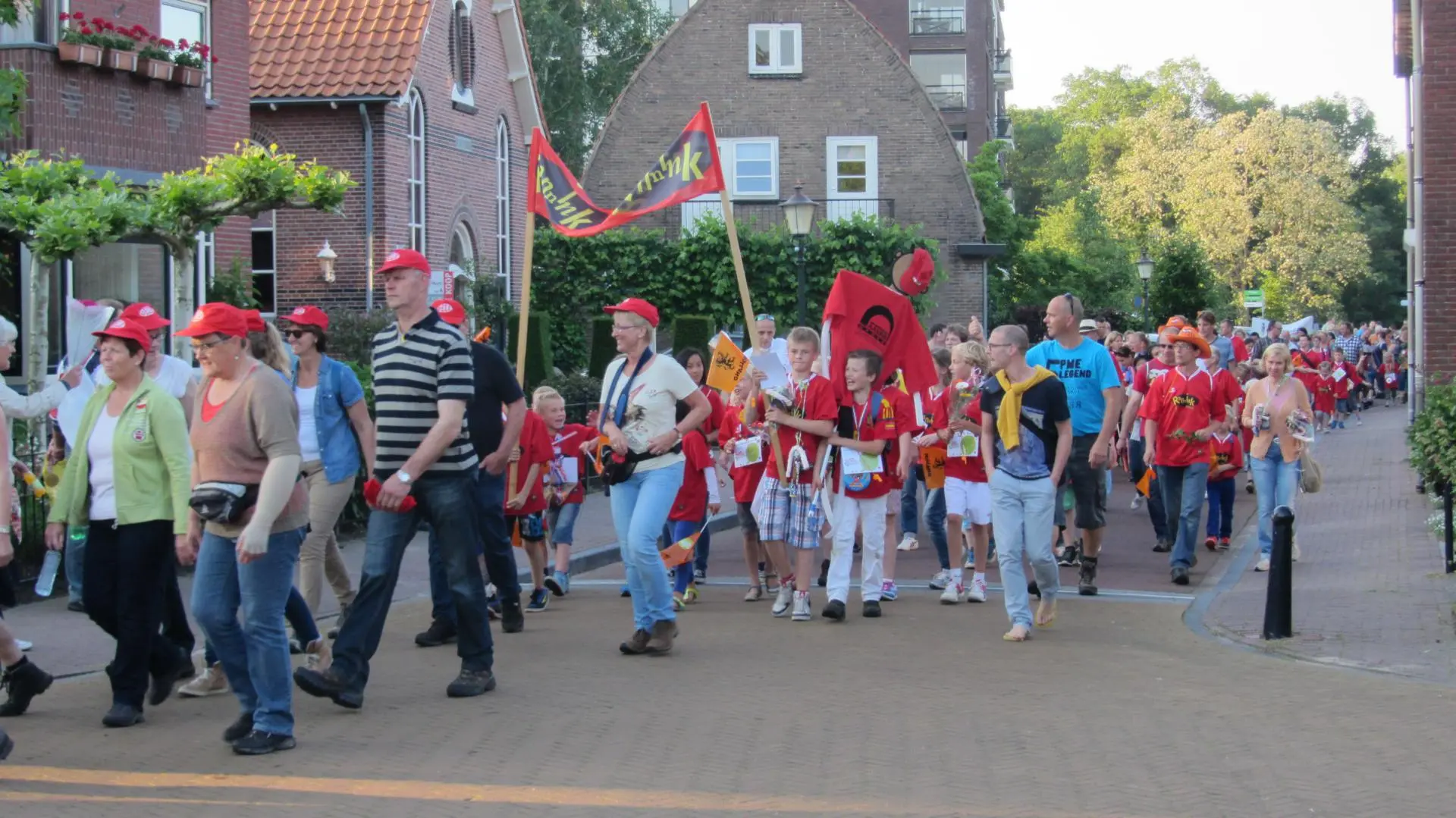 33_Amicitia_intocht_avondvierdaagse_album_Avondvierdaagse_202208031353251