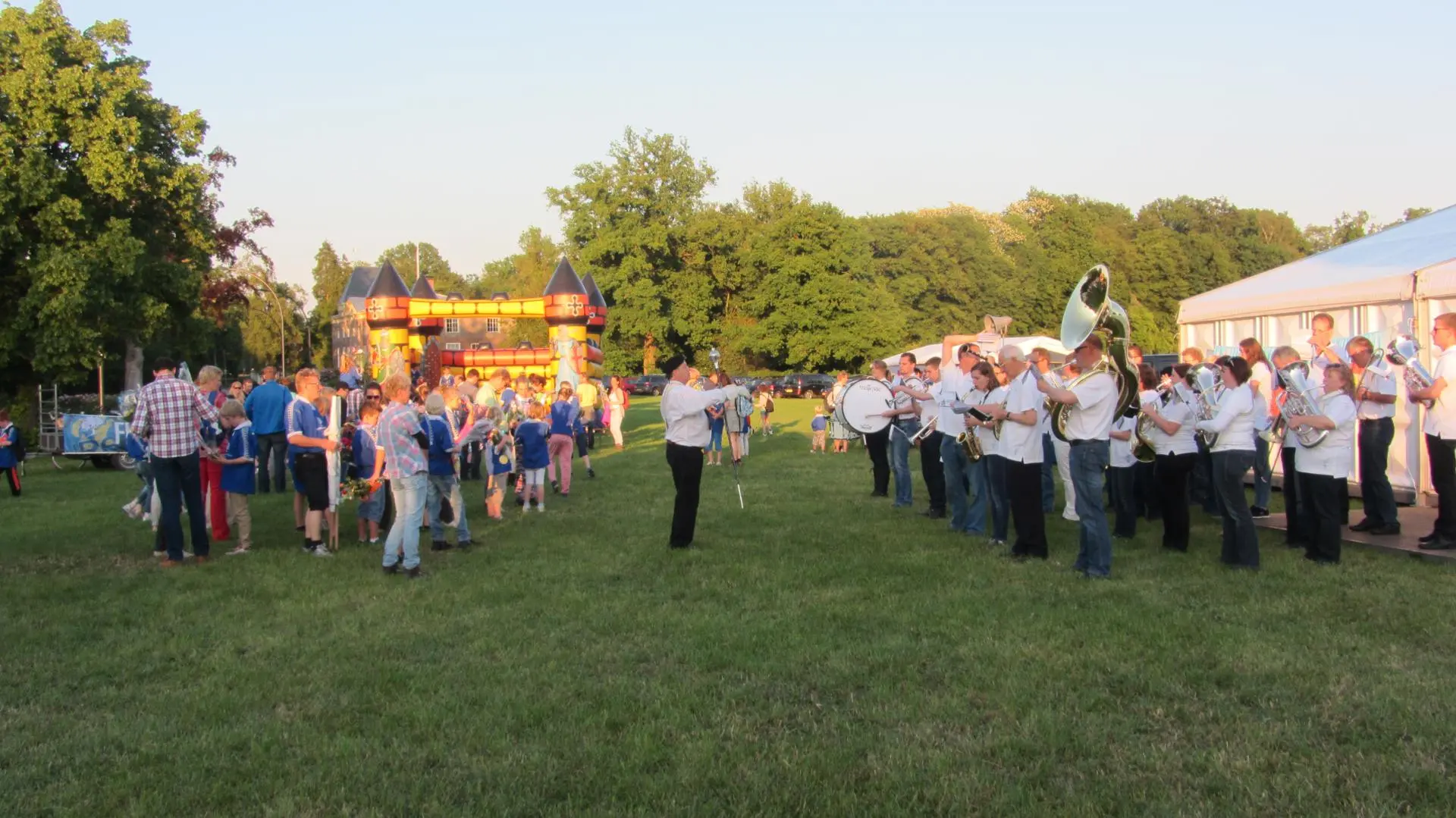 39_Amicitia_intocht_avondvierdaagse_album_Avondvierdaagse_202208031353271