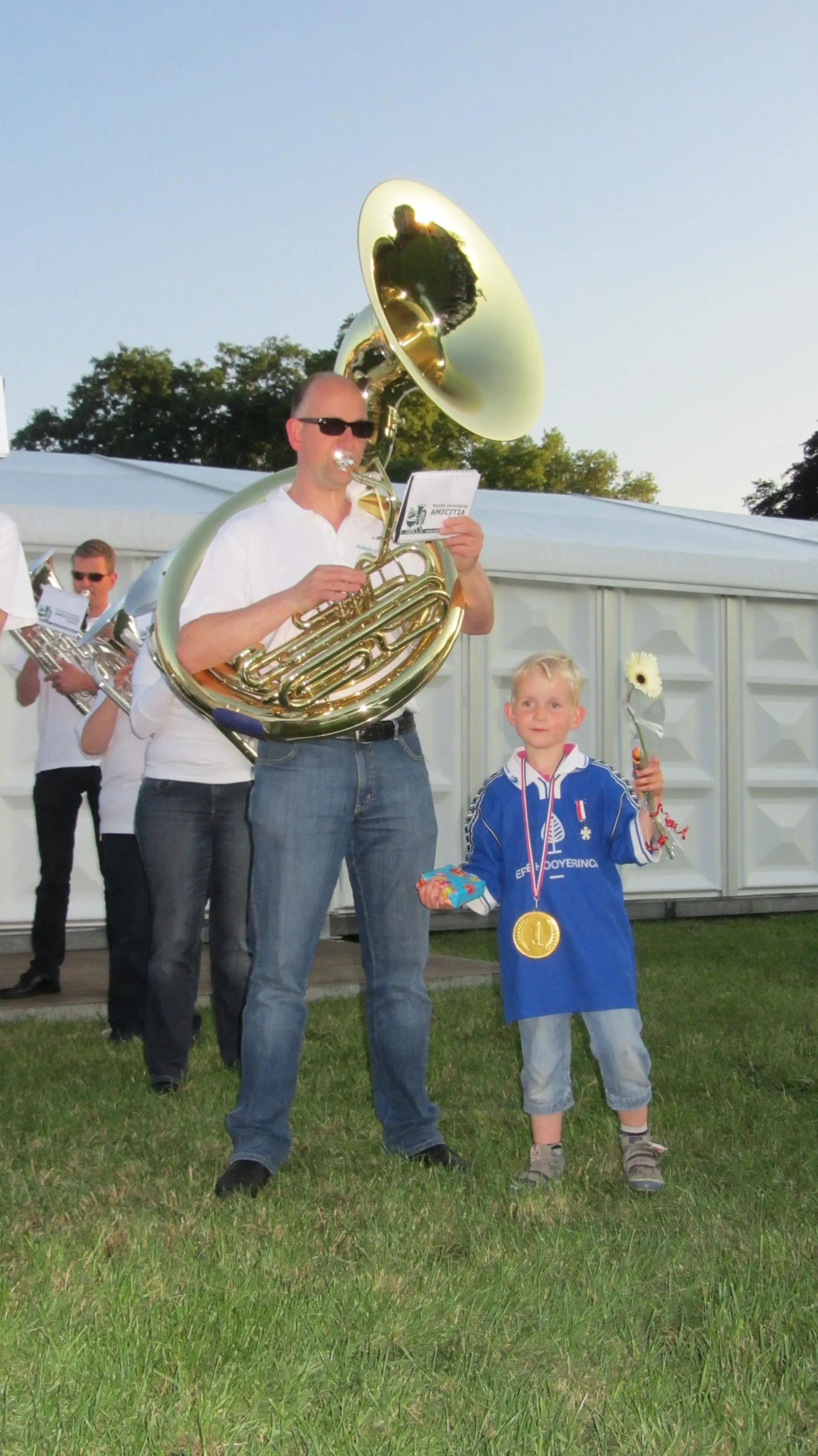45_Amicitia_intocht_avondvierdaagse_album_Avondvierdaagse_202208031353301