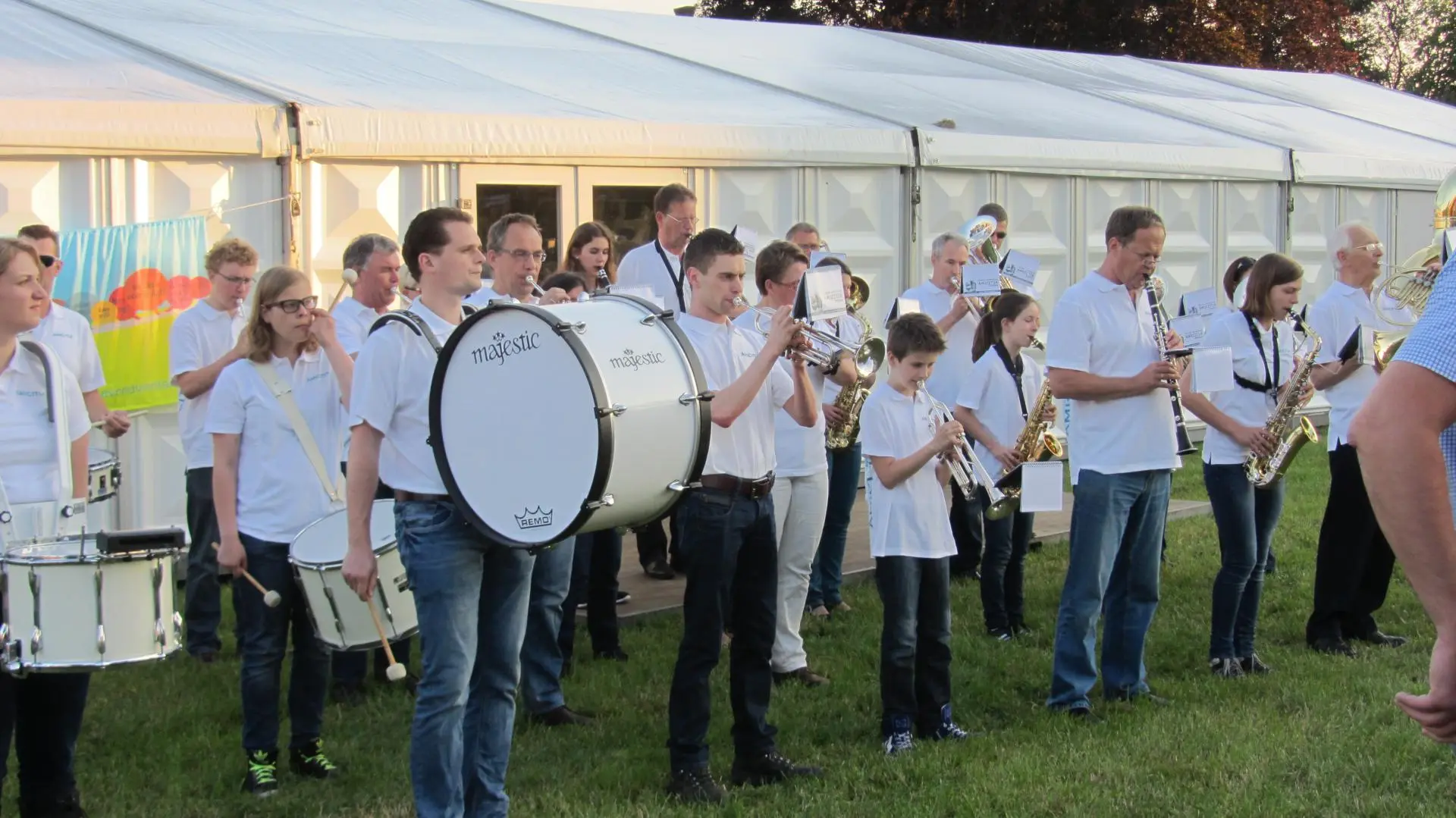50_Amicitia_intocht_avondvierdaagse_album_Avondvierdaagse_202208031353311