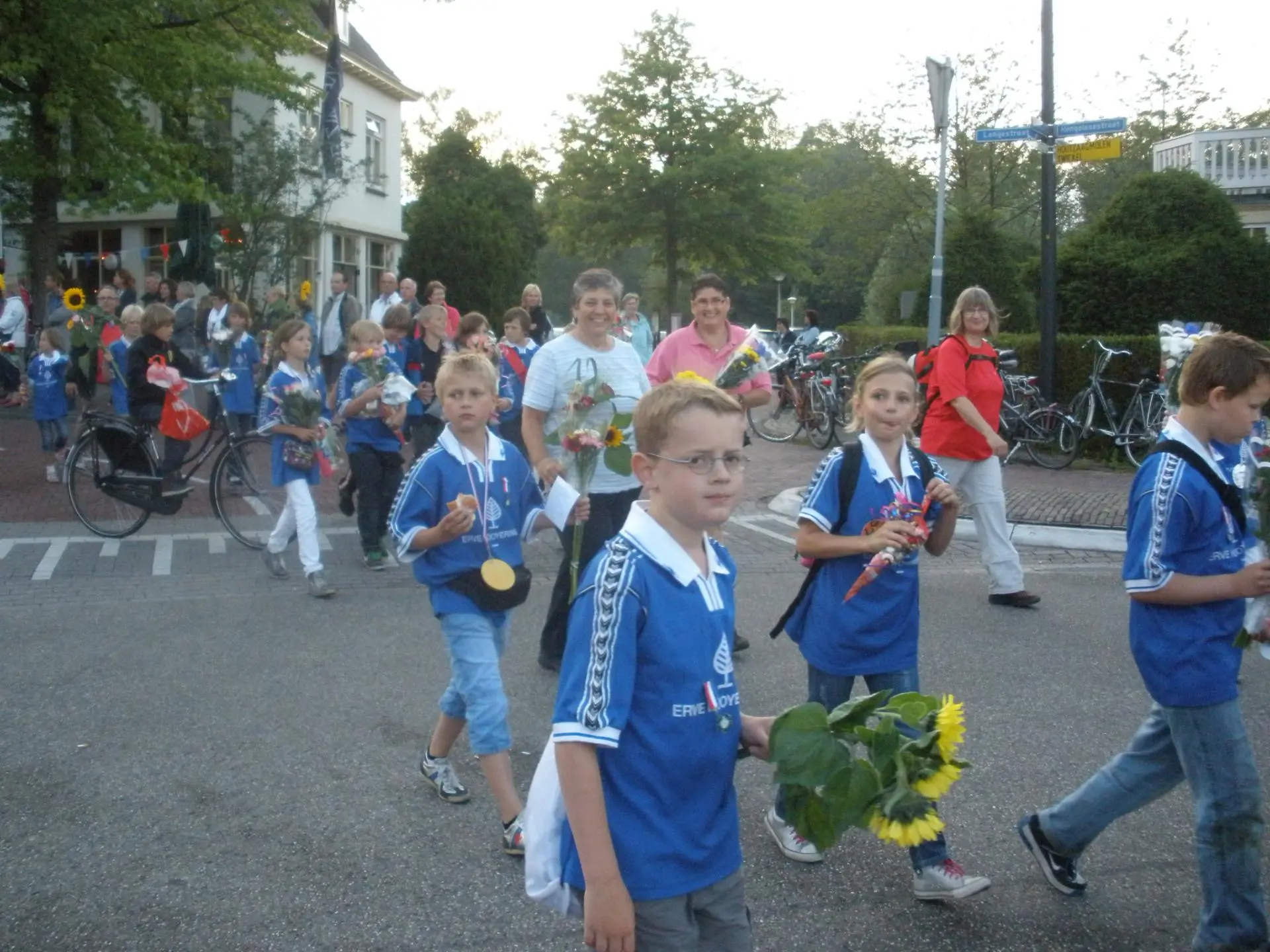 P6100062_album_Intocht_Avond4daagse_Delden_202208031331241