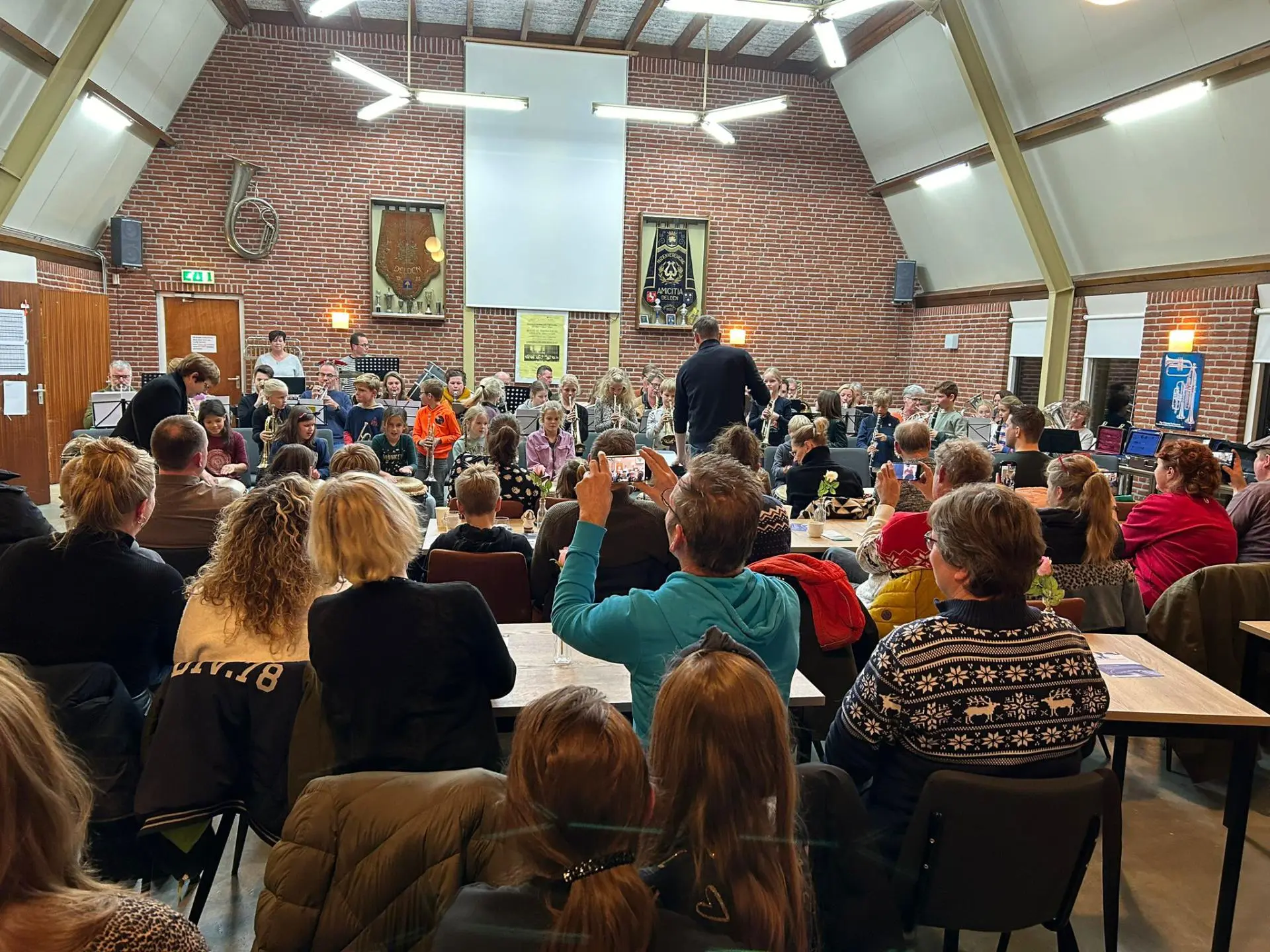 IMG_20231207_WA0031_album_Afsluiting_instrumentencarrousel_deel_2_202312081125221