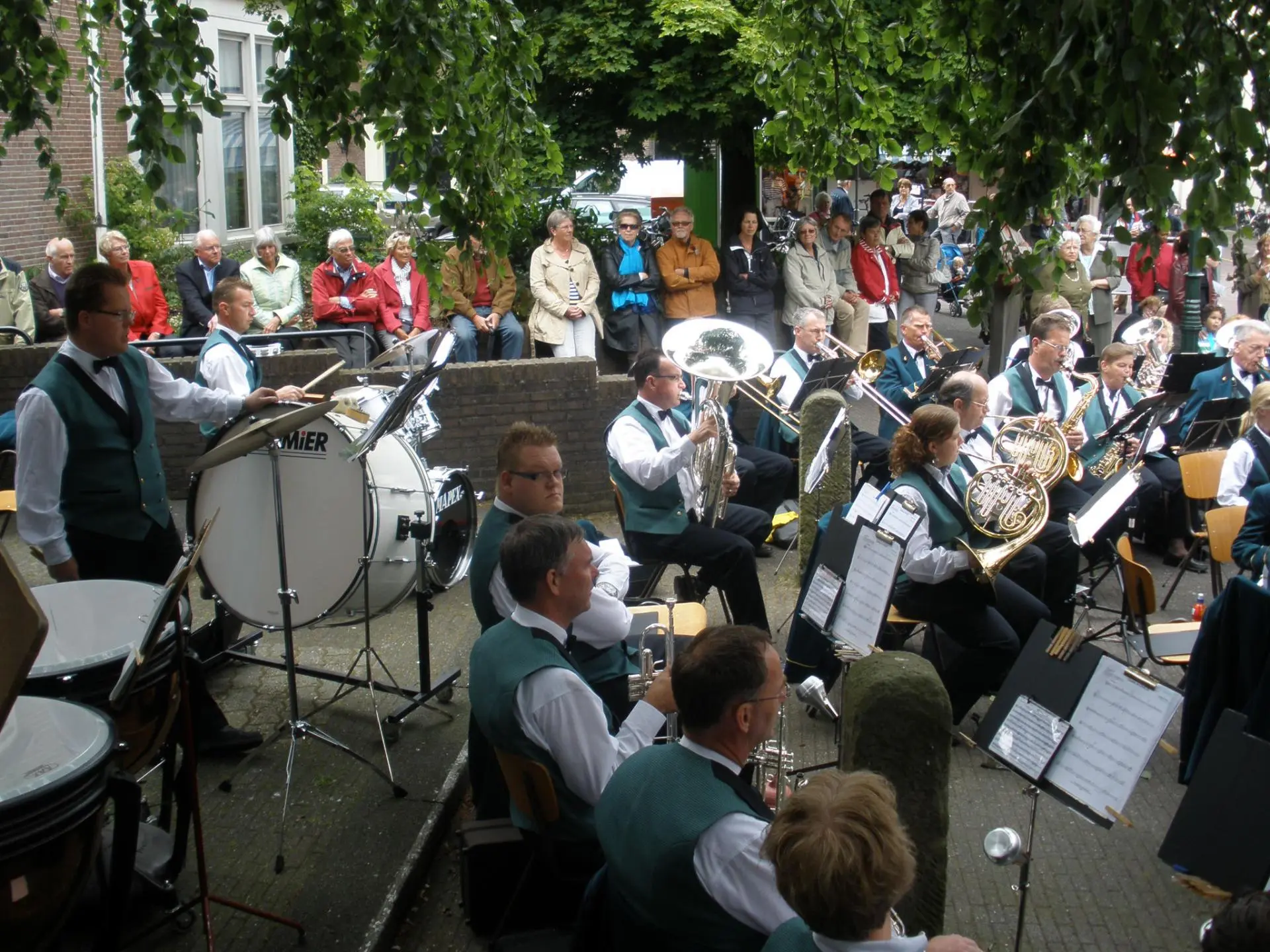 P6070007_album_Concert_bij_gemeentehuis_202208031304001