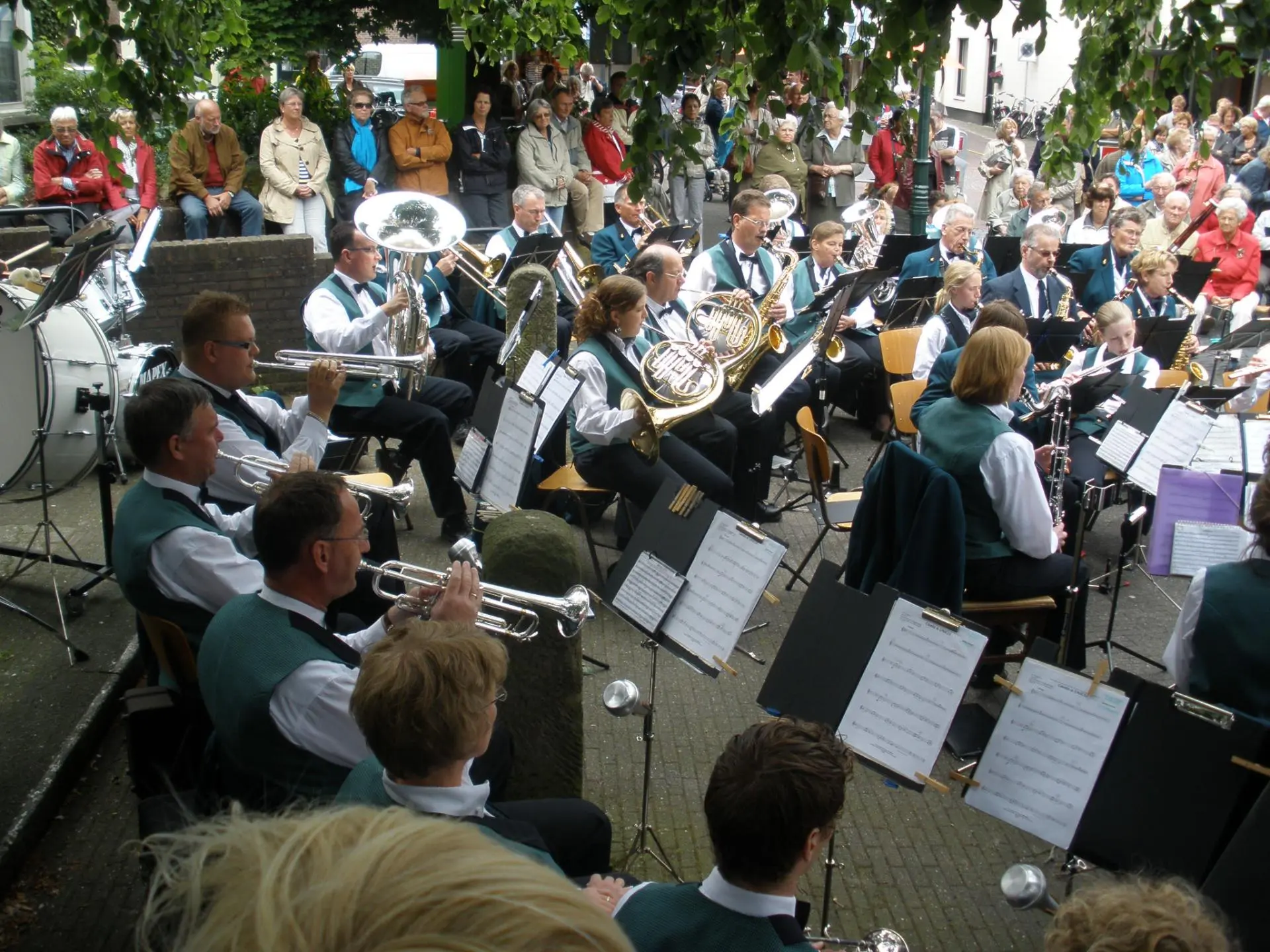 P6070009_album_Concert_bij_gemeentehuis_202208031304001