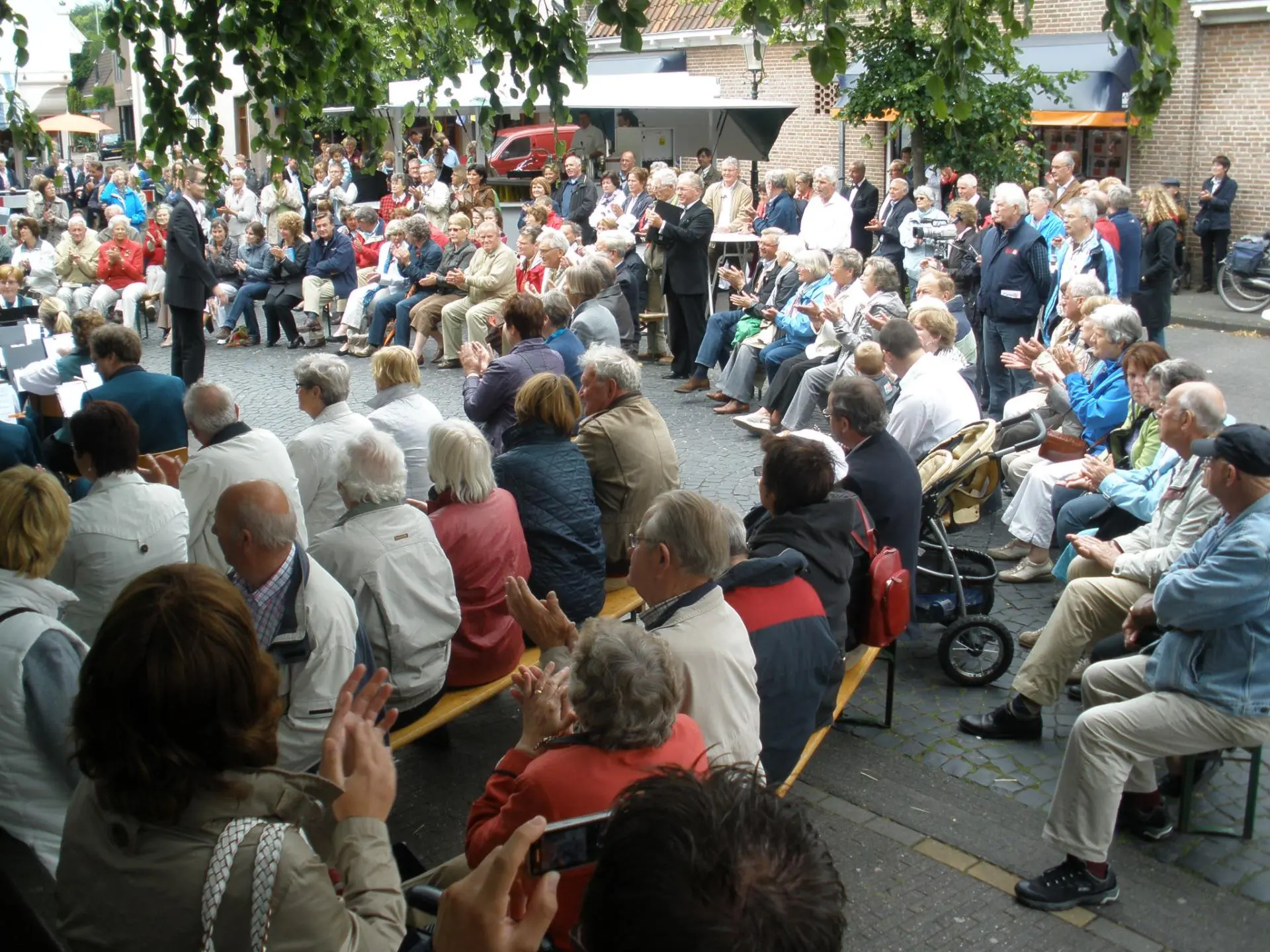 P6070014_album_Concert_bij_gemeentehuis_202208031304001