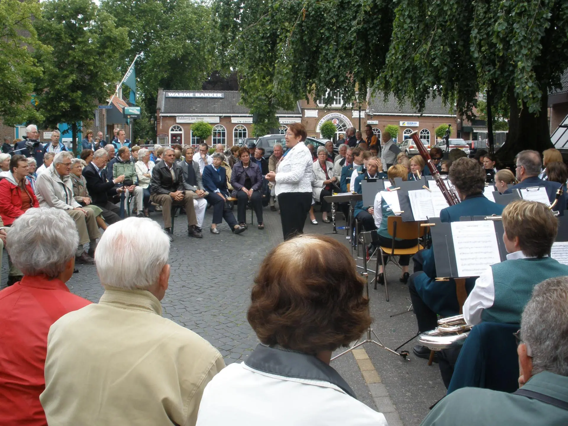 P6070001_album_Concert_bij_gemeentehuis_202208031304001