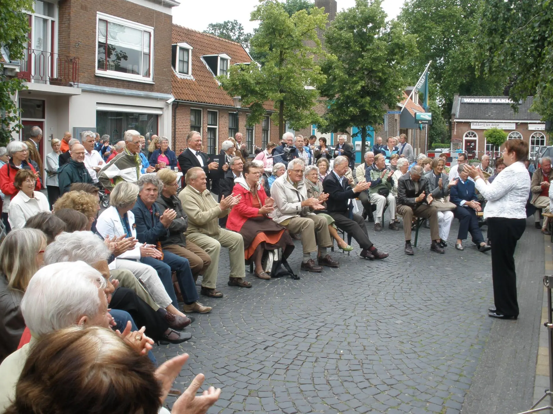 P6070004_album_Concert_bij_gemeentehuis_202208031304011