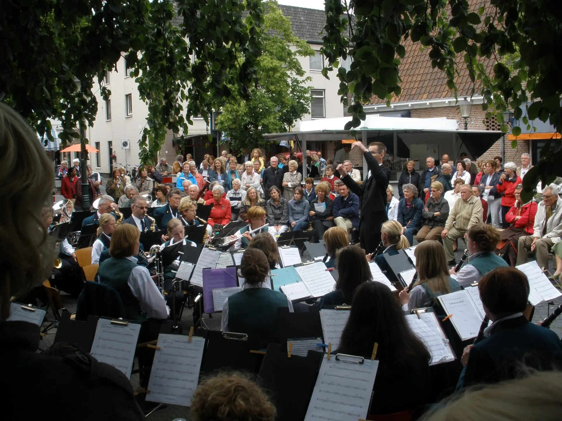 P6070008_album_Concert_bij_gemeentehuis_202208031304011