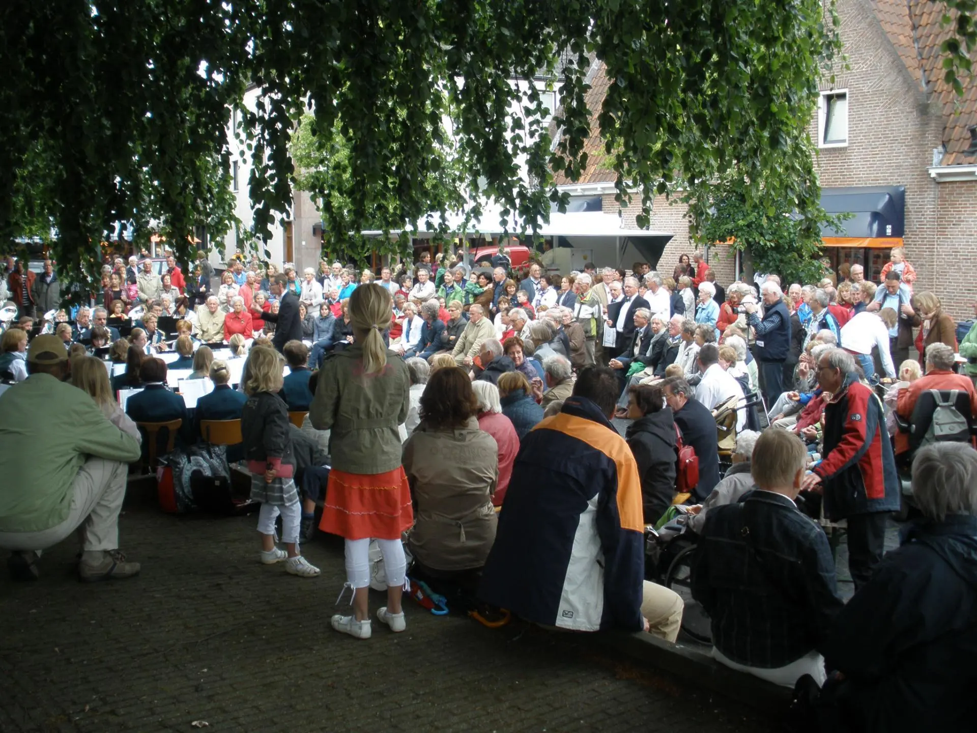 P6070035_album_Concert_bij_gemeentehuis_202208031304041