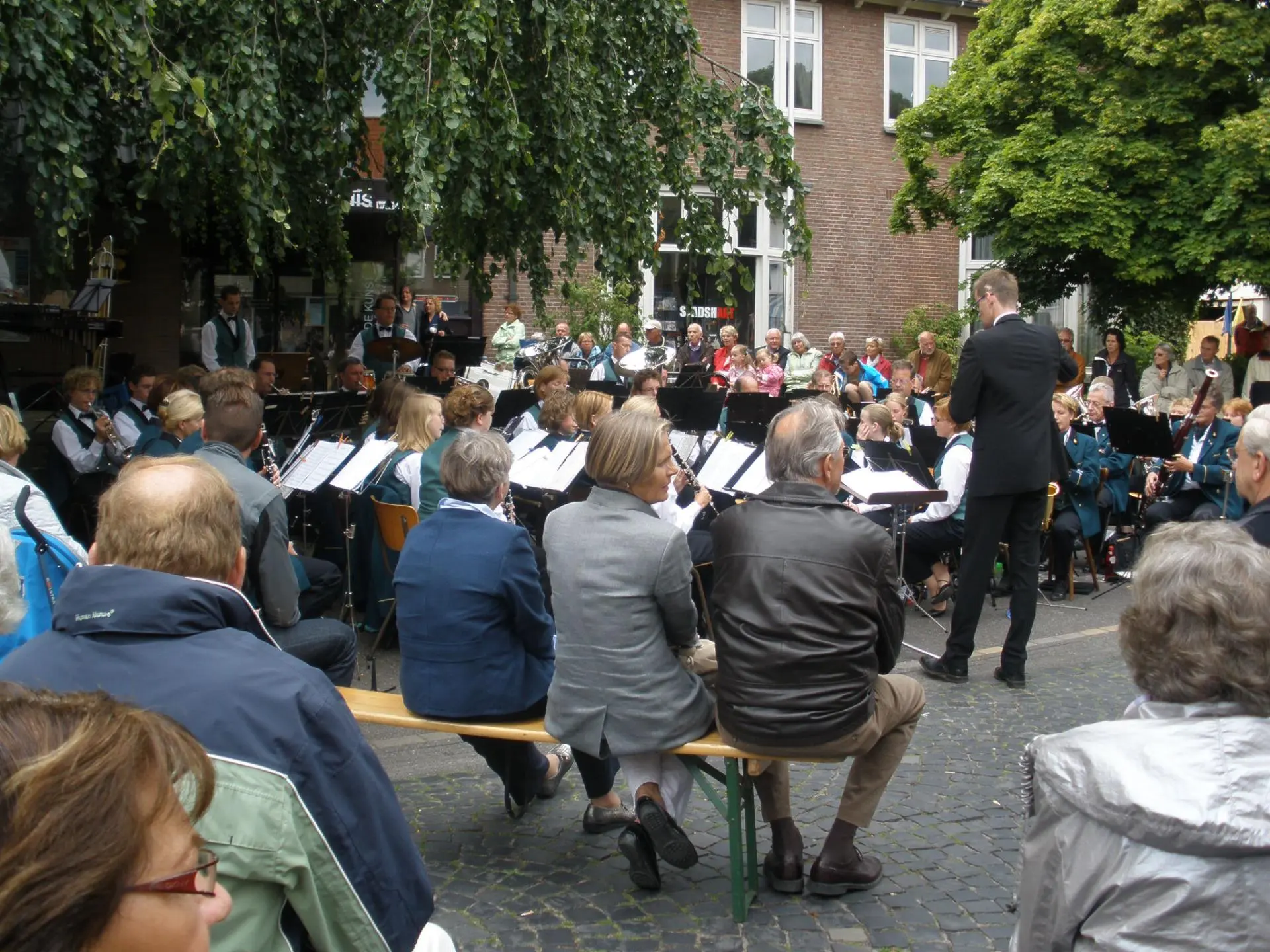 P6070041_album_Concert_bij_gemeentehuis_202208031304041