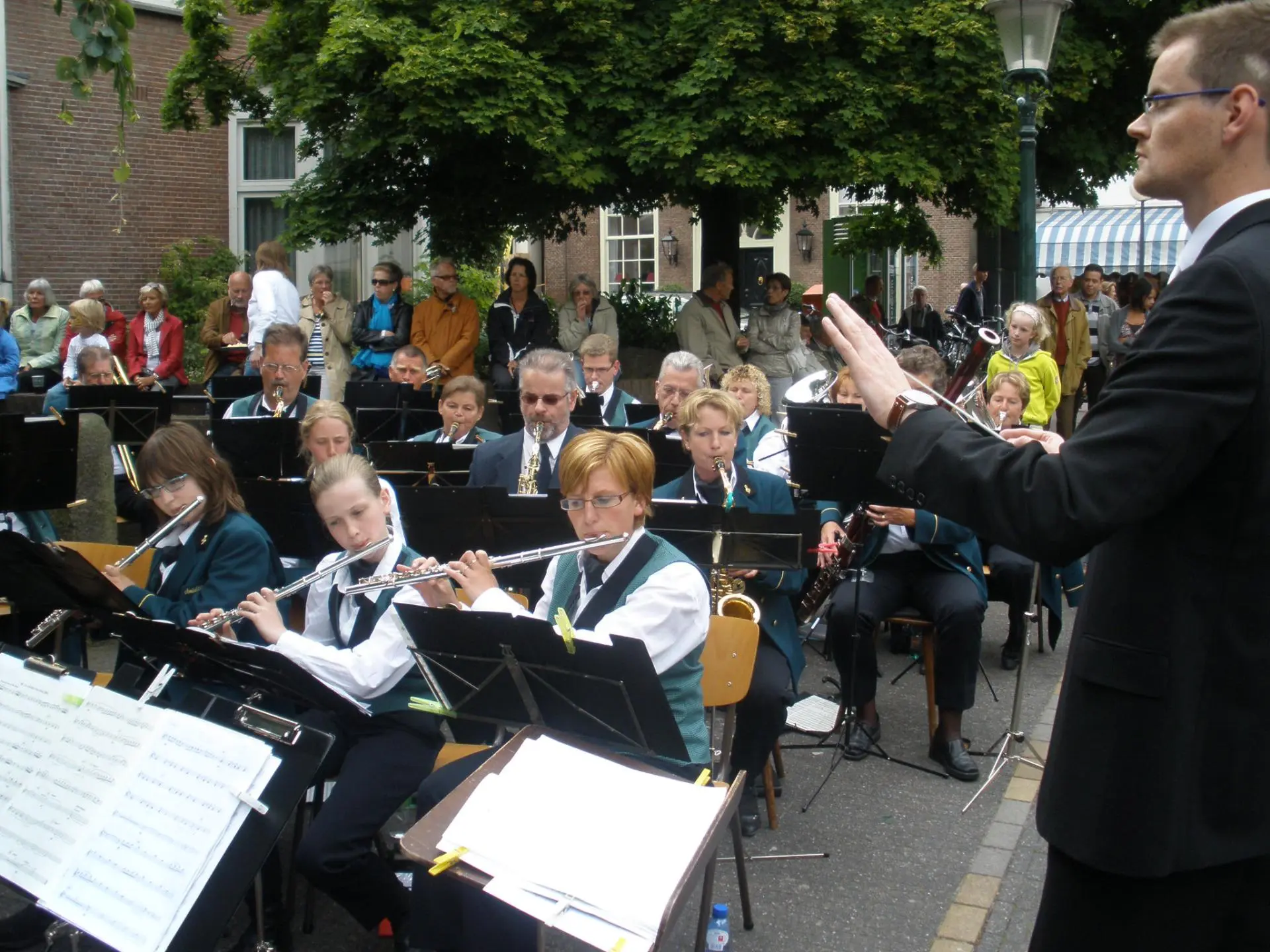 P6070058_album_Concert_bij_gemeentehuis_202208031304071