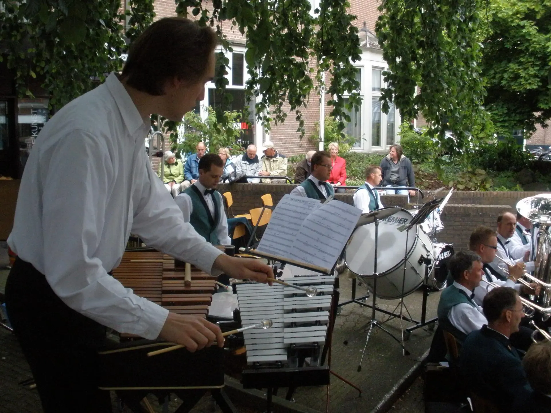 P6070070_album_Concert_bij_gemeentehuis_202208031304071