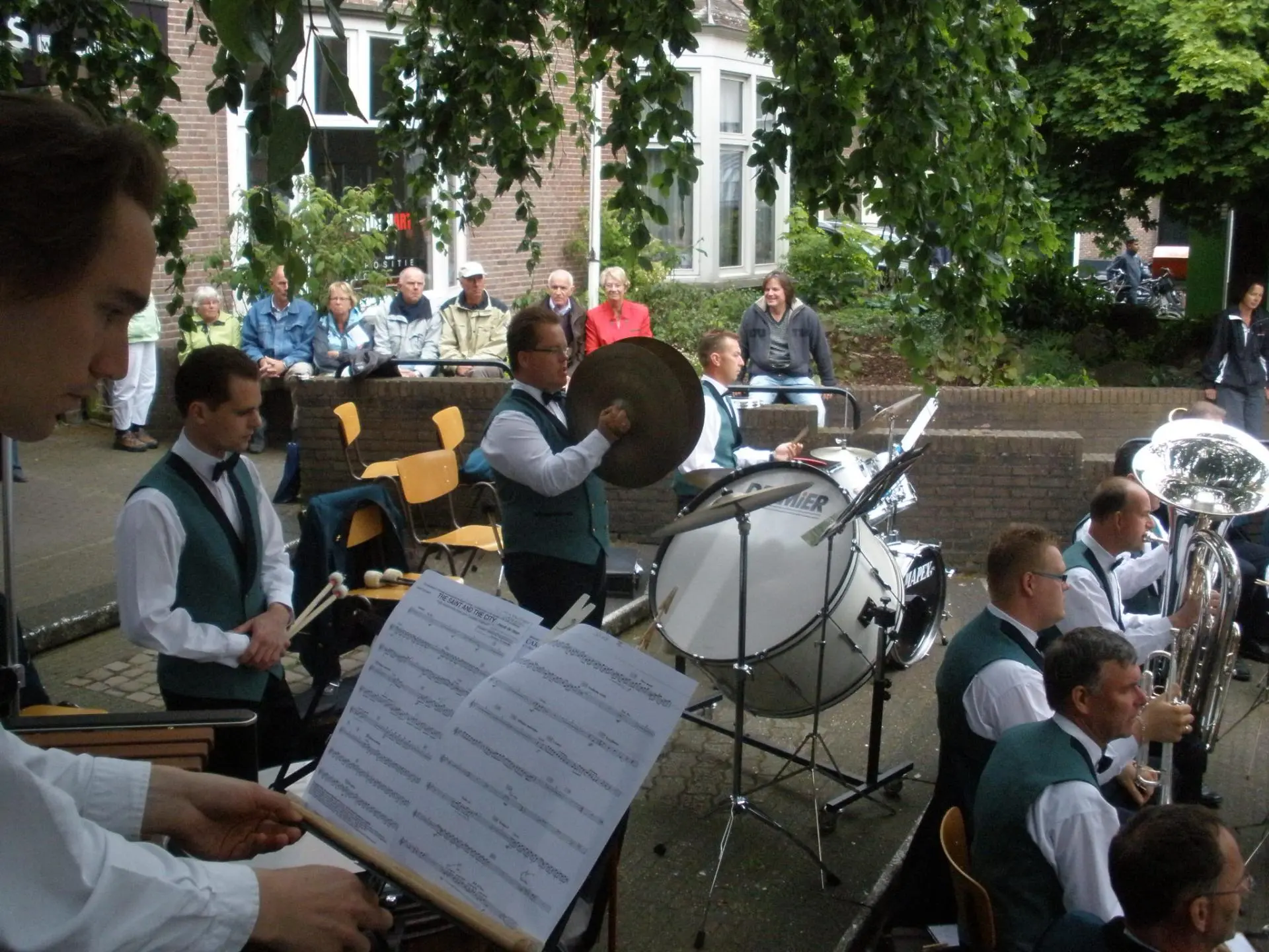P6070071_album_Concert_bij_gemeentehuis_202208031304081