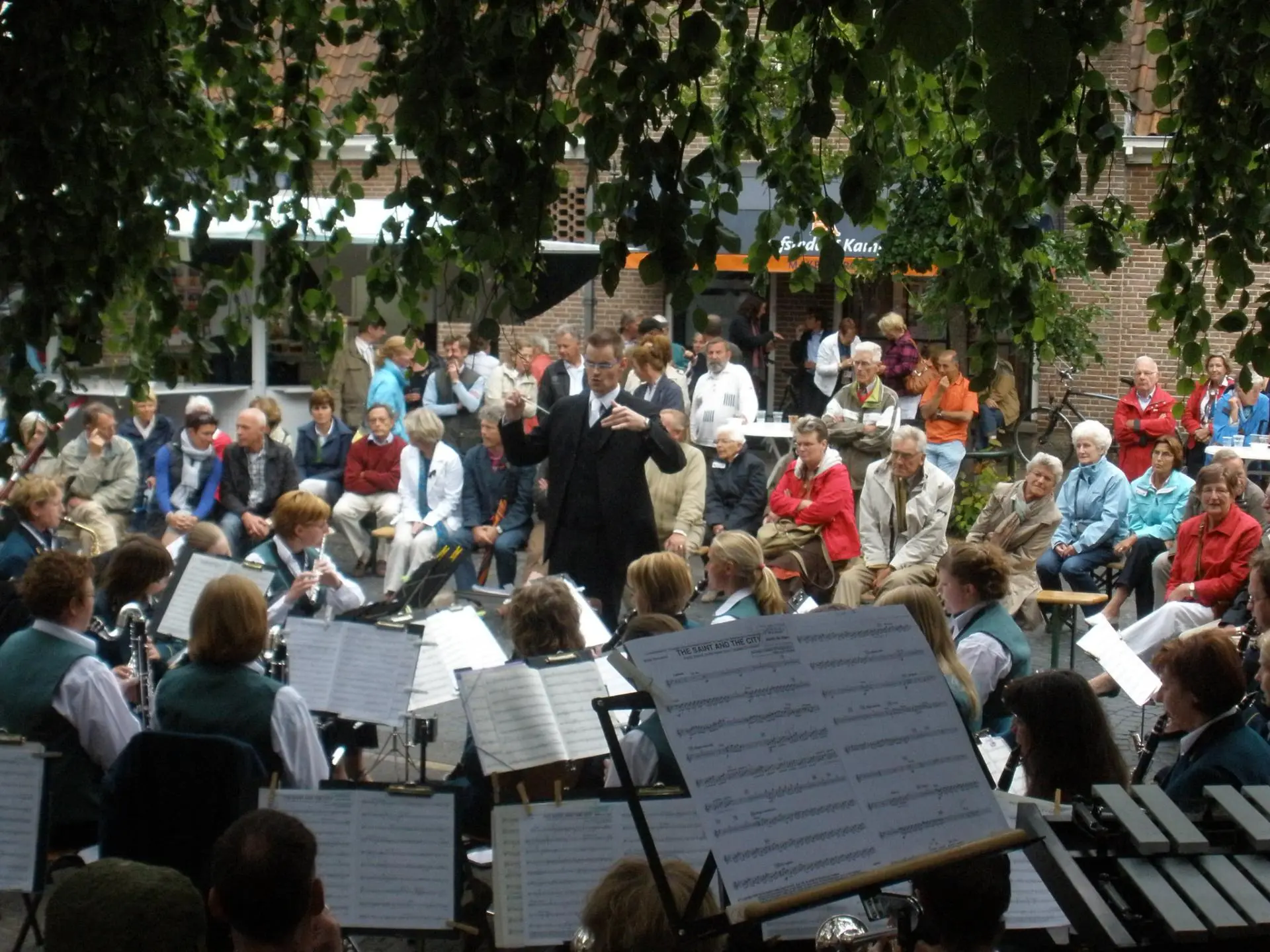 P6070078_album_Concert_bij_gemeentehuis_202208031304101