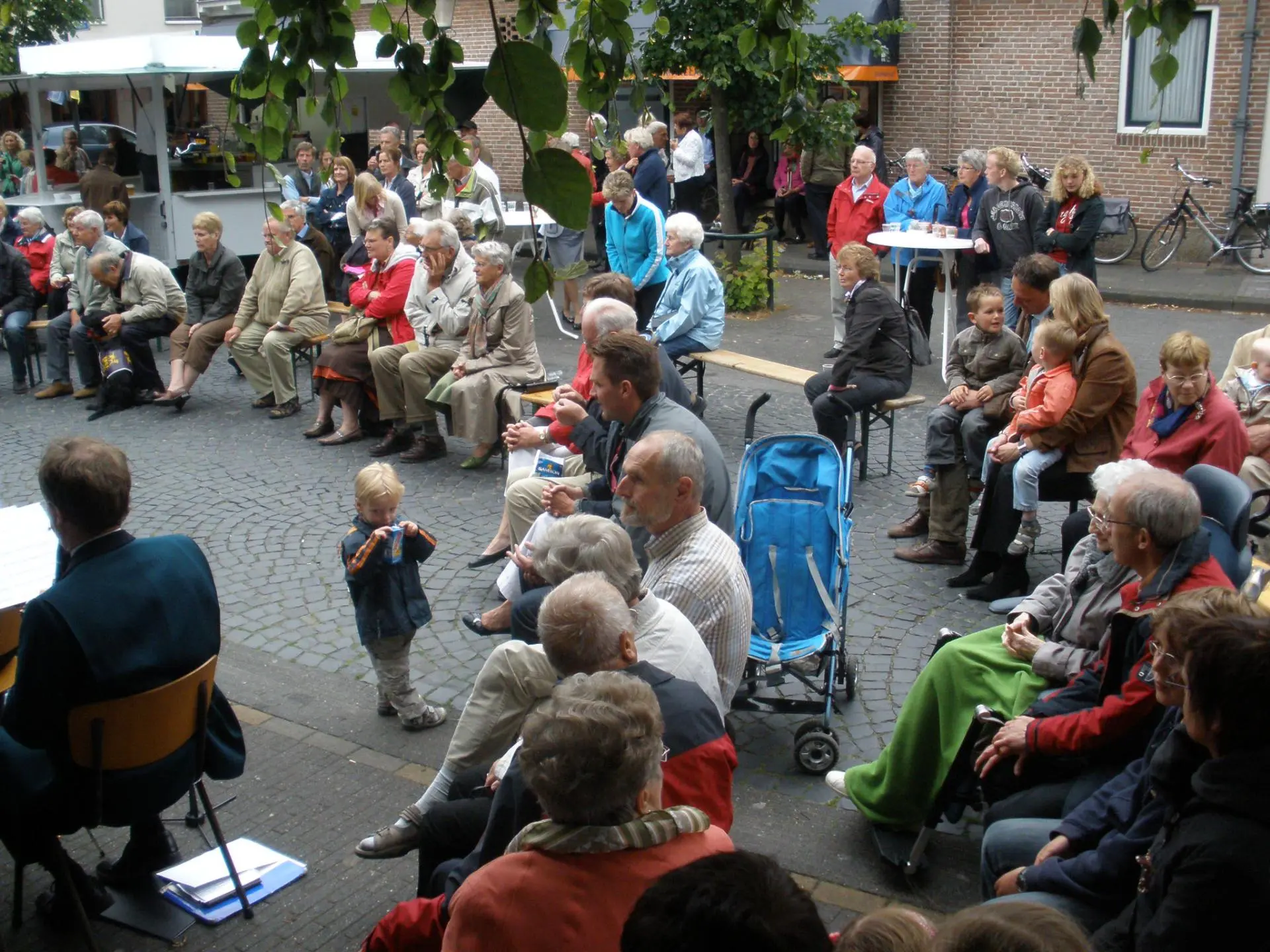 P6070083_album_Concert_bij_gemeentehuis_202208031304101