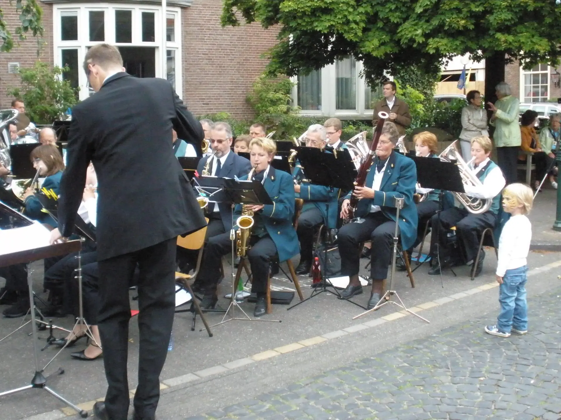 P6070086_album_Concert_bij_gemeentehuis_202208031304111
