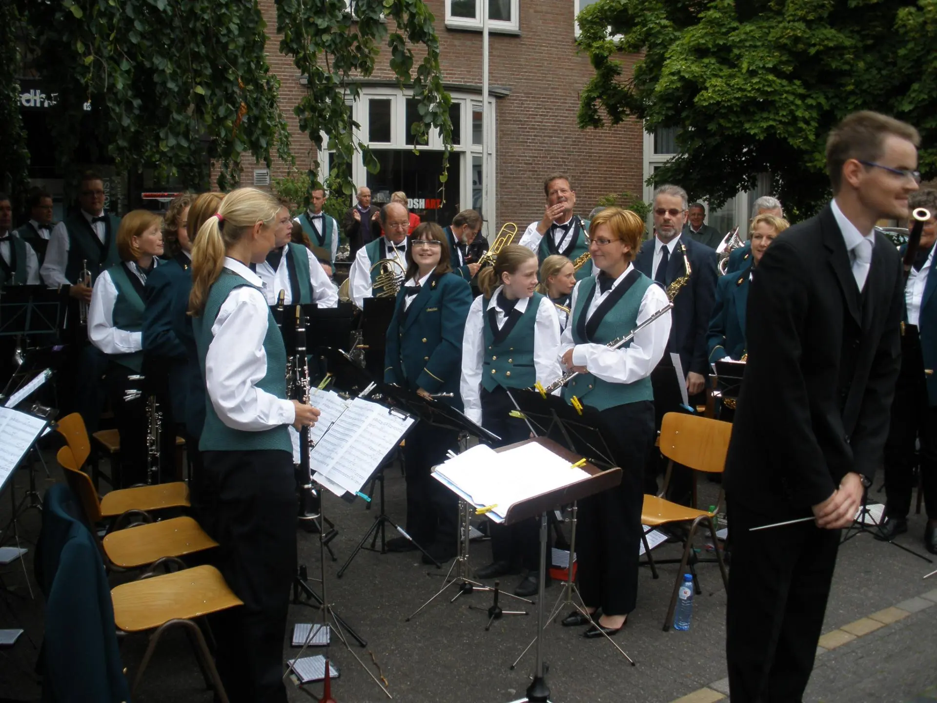 P6070088_album_Concert_bij_gemeentehuis_202208031304111