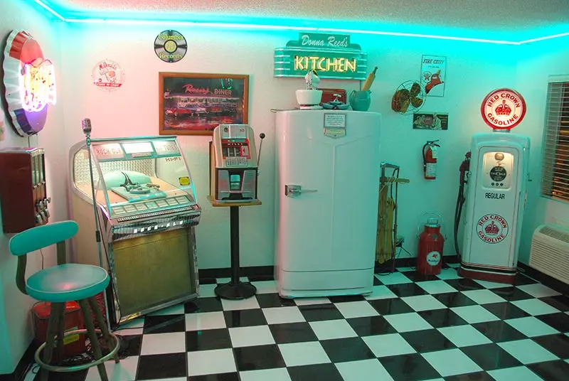 Viva Las Vegas Retro Doo Wop Diner Wedding Chapel